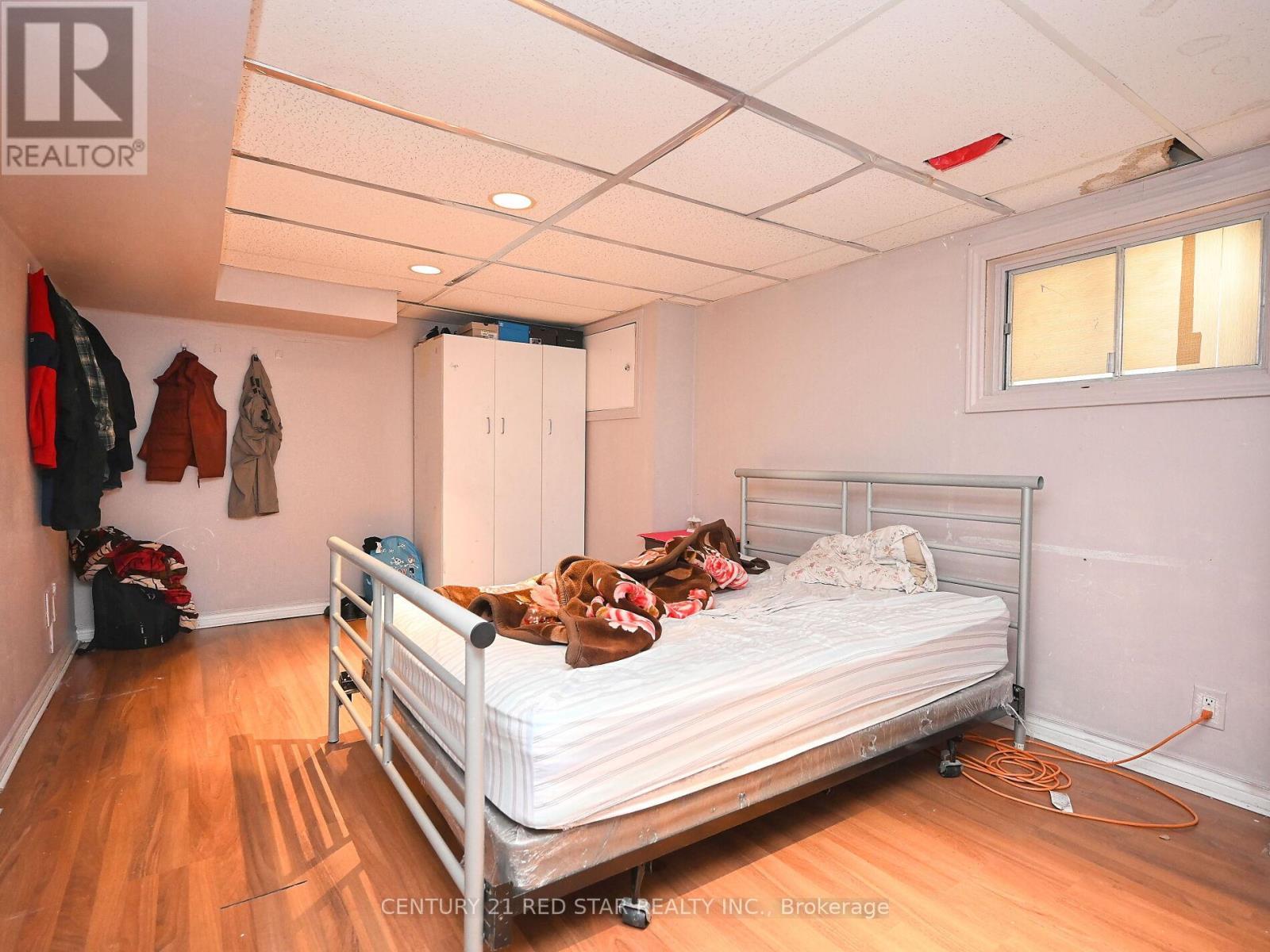 433 Hansen Road N, Brampton, ON - Indoor Photo Showing Bedroom