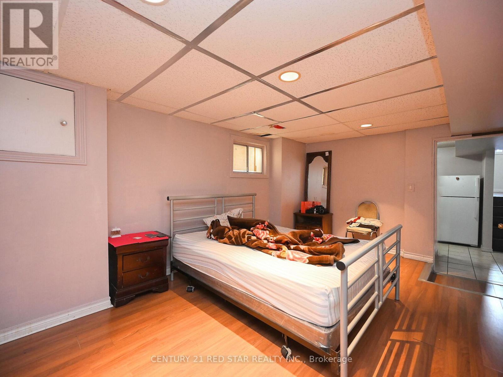 433 Hansen Road N, Brampton, ON - Indoor Photo Showing Bedroom