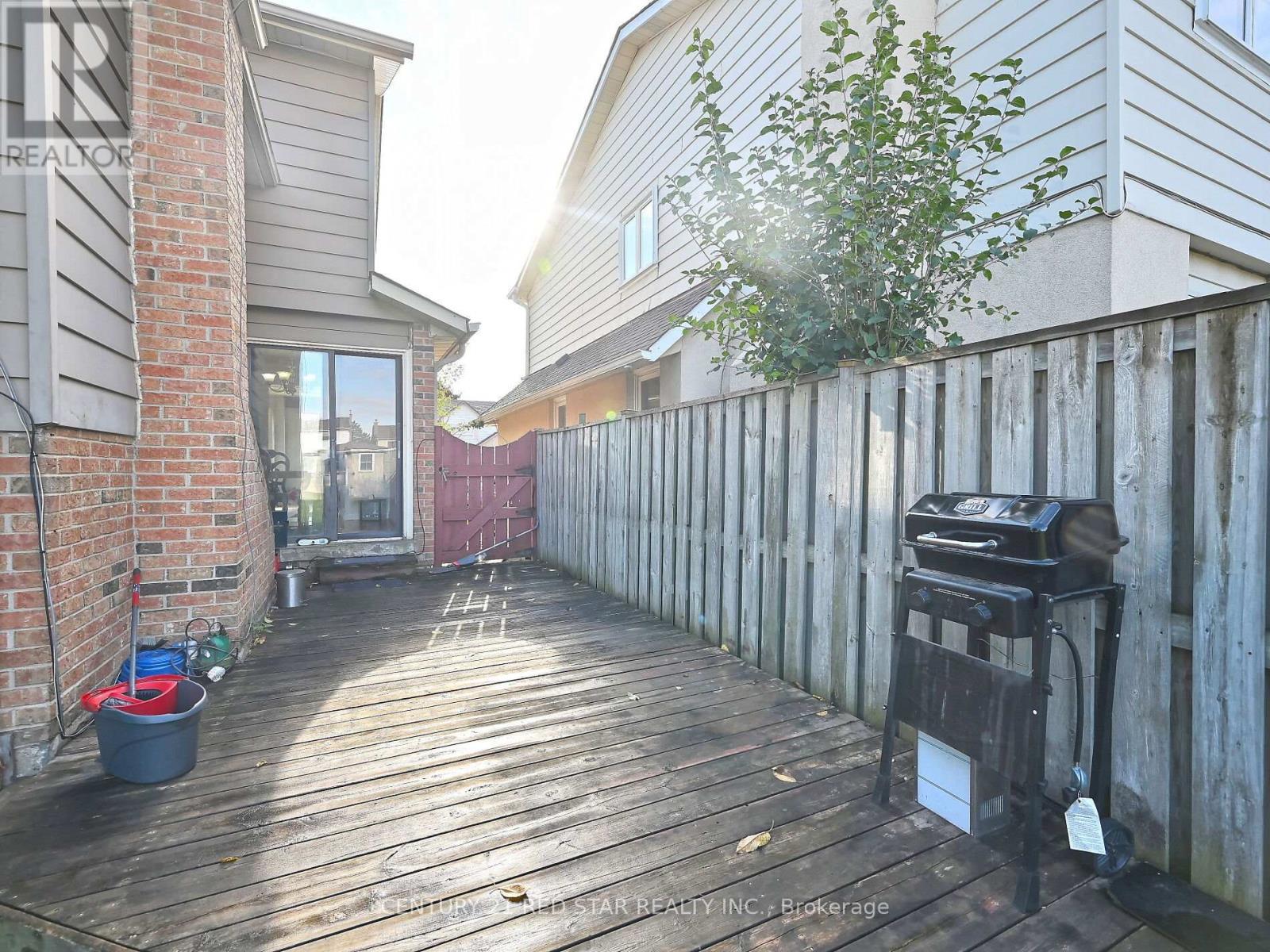 433 Hansen Road N, Brampton, ON - Outdoor With Exterior