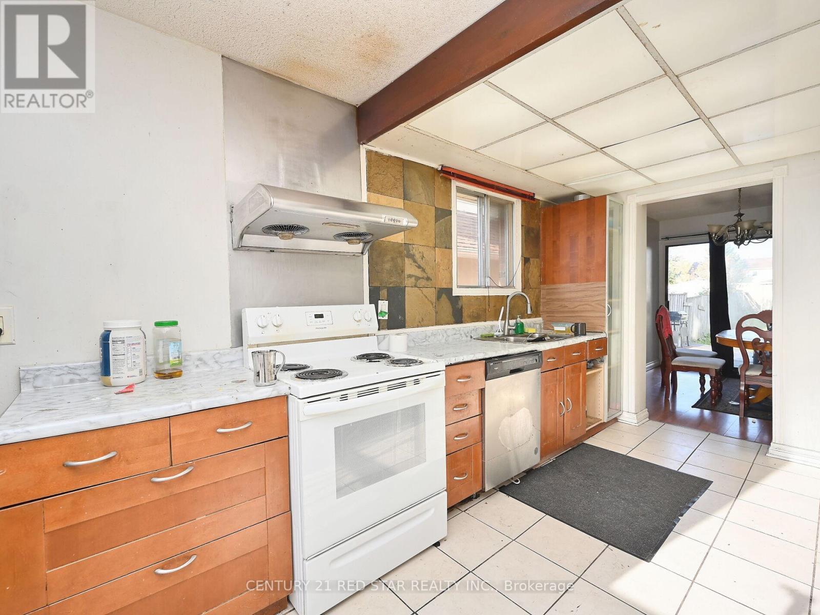 433 Hansen Road N, Brampton, ON - Indoor Photo Showing Kitchen