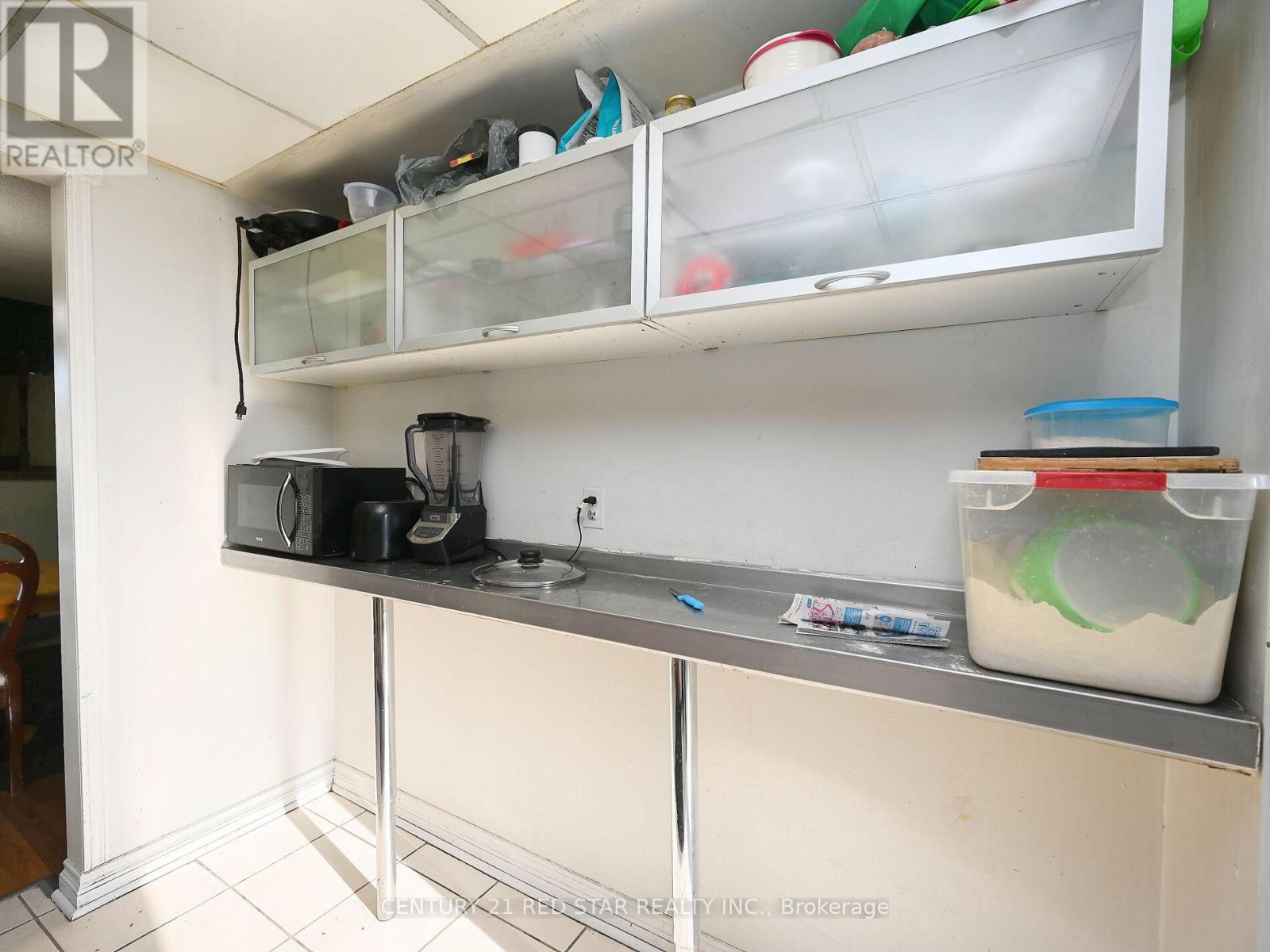 433 Hansen Road N, Brampton, ON - Indoor