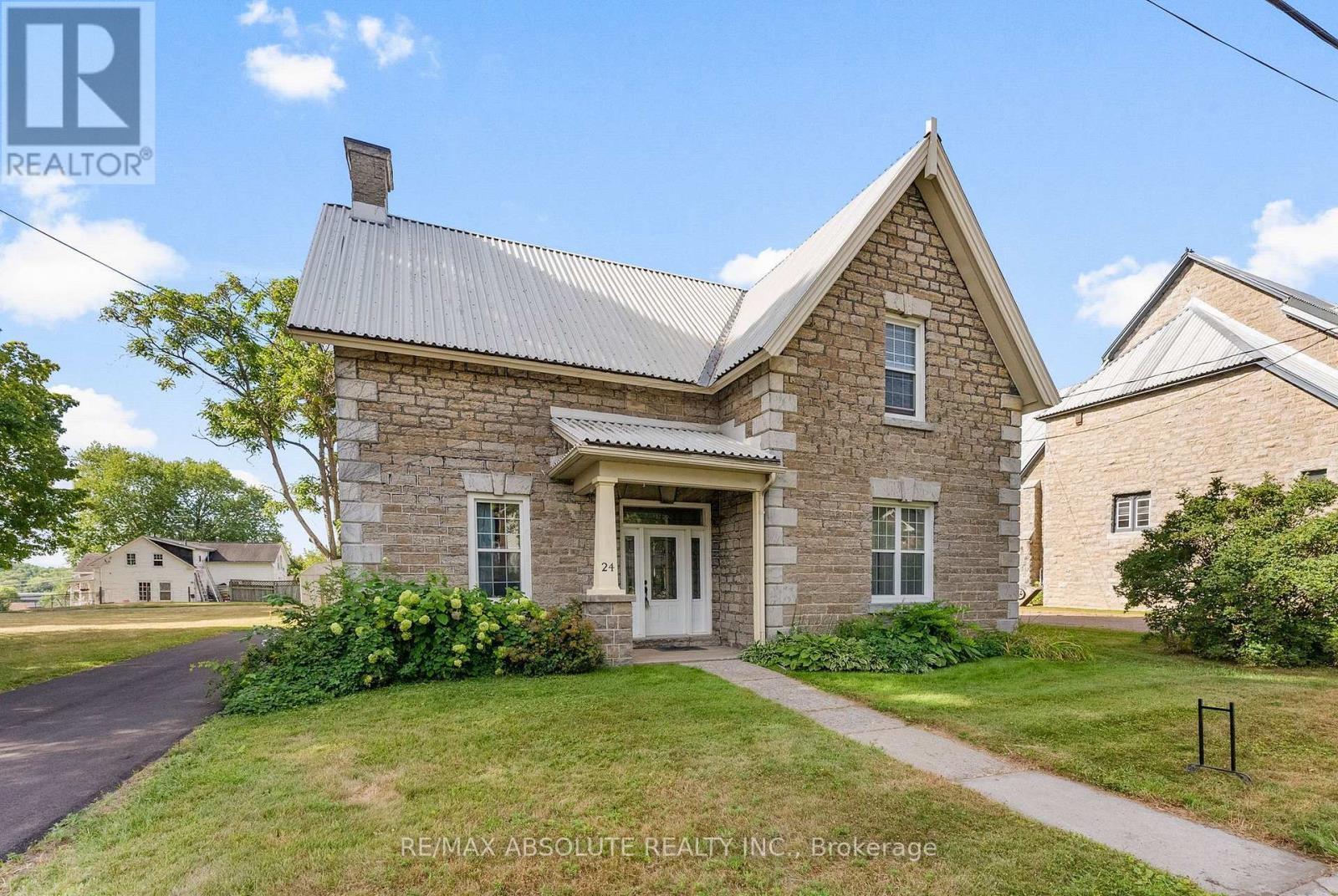 24 Ottawa Street, Arnprior, ON - Outdoor With Facade