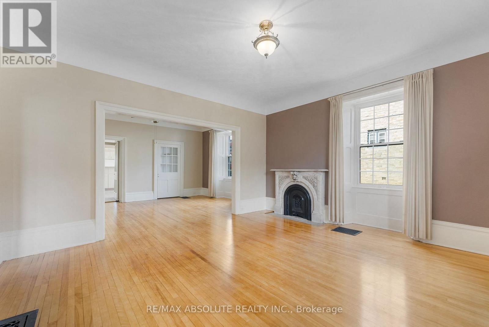 24 Ottawa Street, Arnprior, ON - Indoor