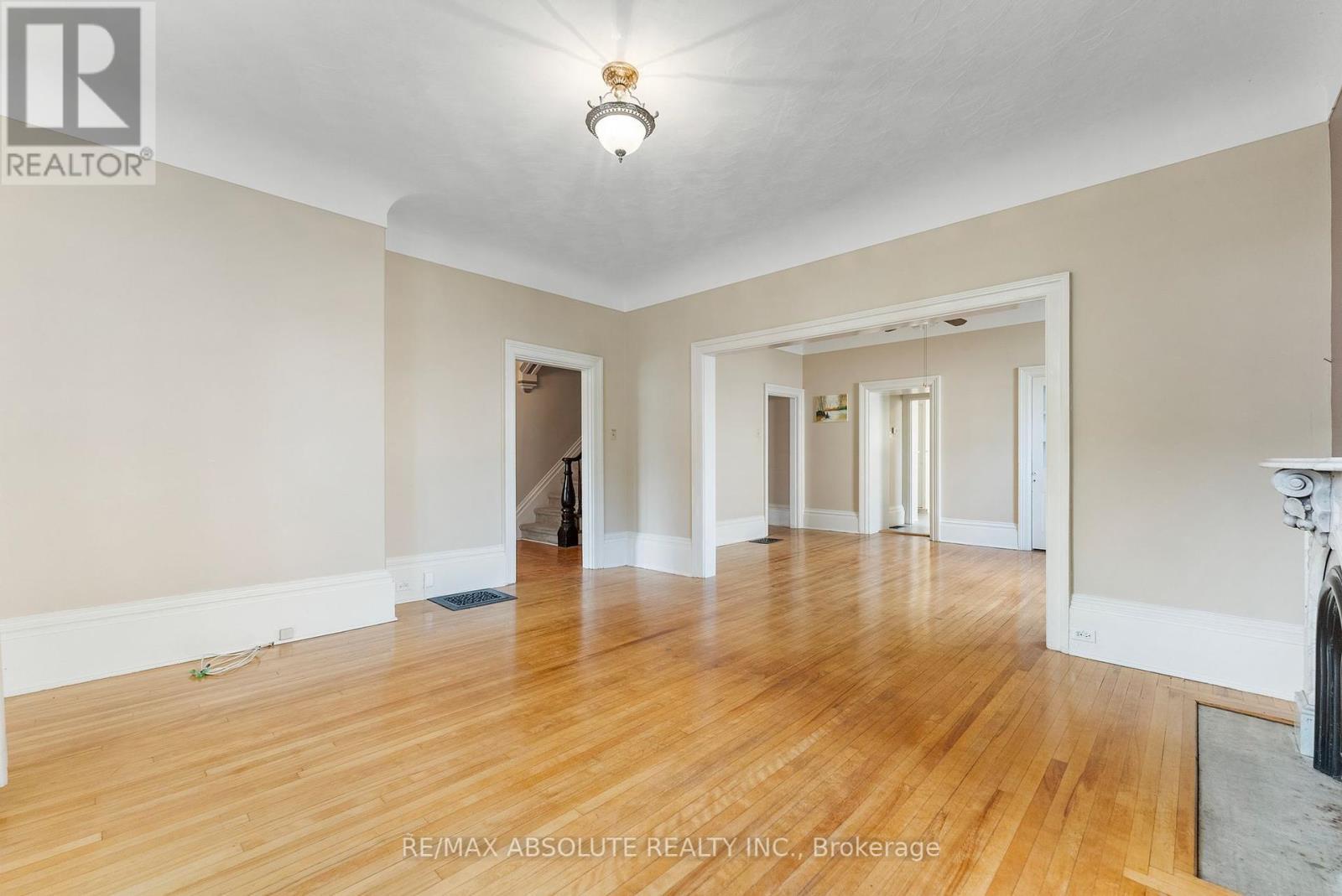 24 Ottawa Street, Arnprior, ON - Indoor