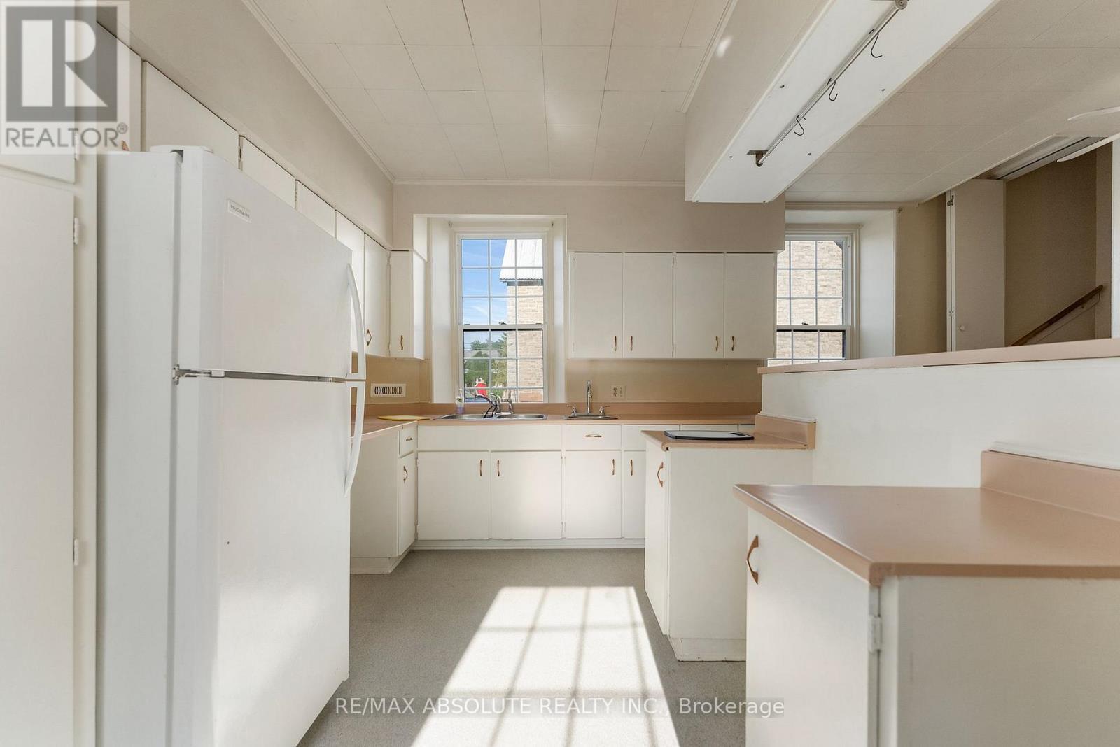 24 Ottawa Street, Arnprior, ON - Indoor Photo Showing Kitchen