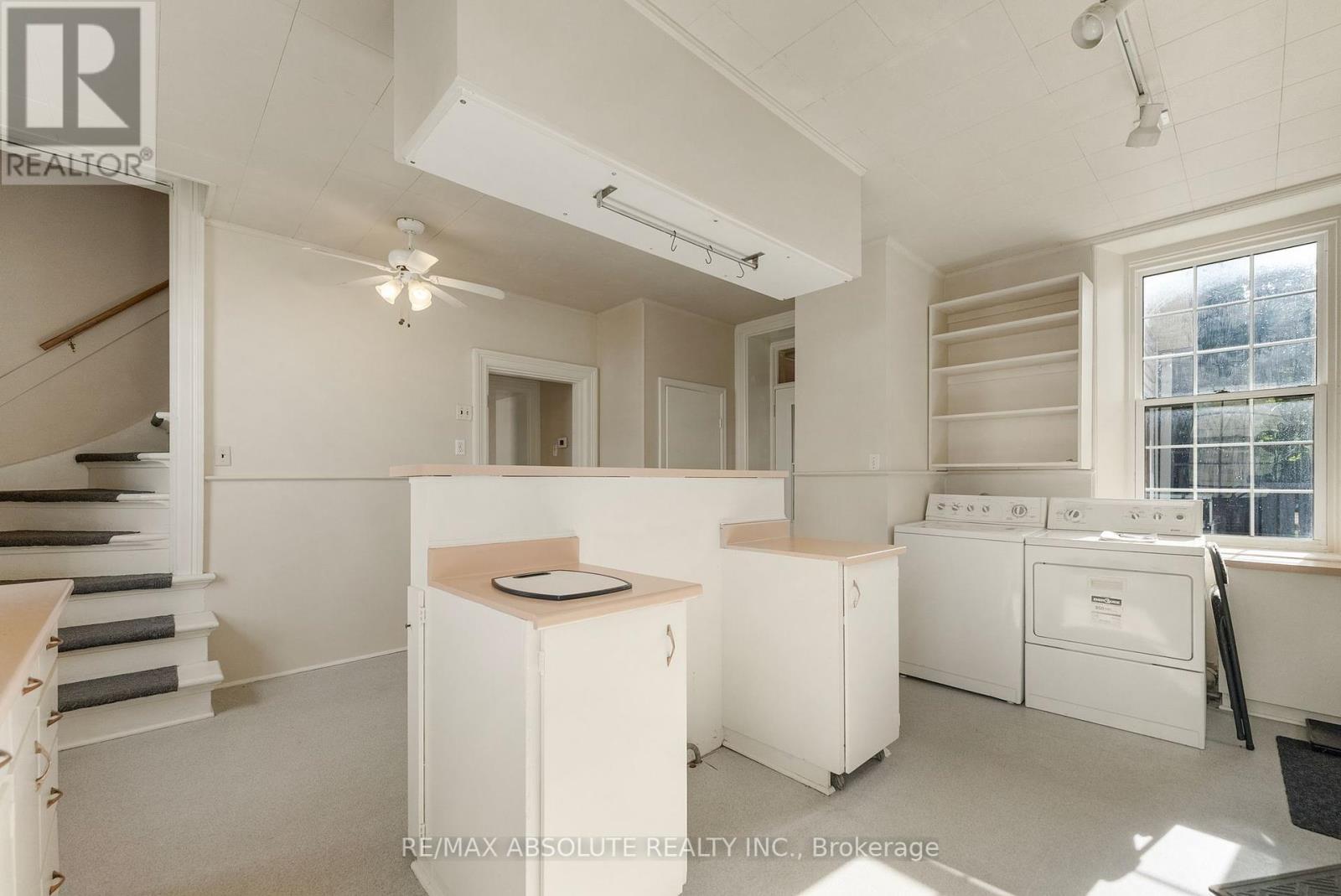 24 Ottawa Street, Arnprior, ON - Indoor Photo Showing Laundry Room