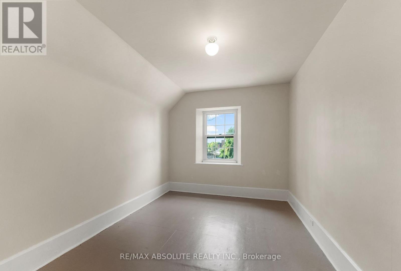 24 Ottawa Street, Arnprior, ON - Indoor Photo Showing Other Room