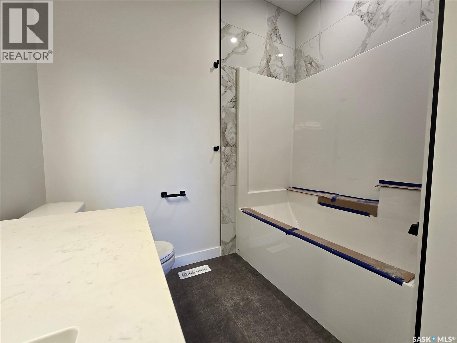 3 Kenney Crescent, Weyburn, SK - Indoor Photo Showing Bathroom