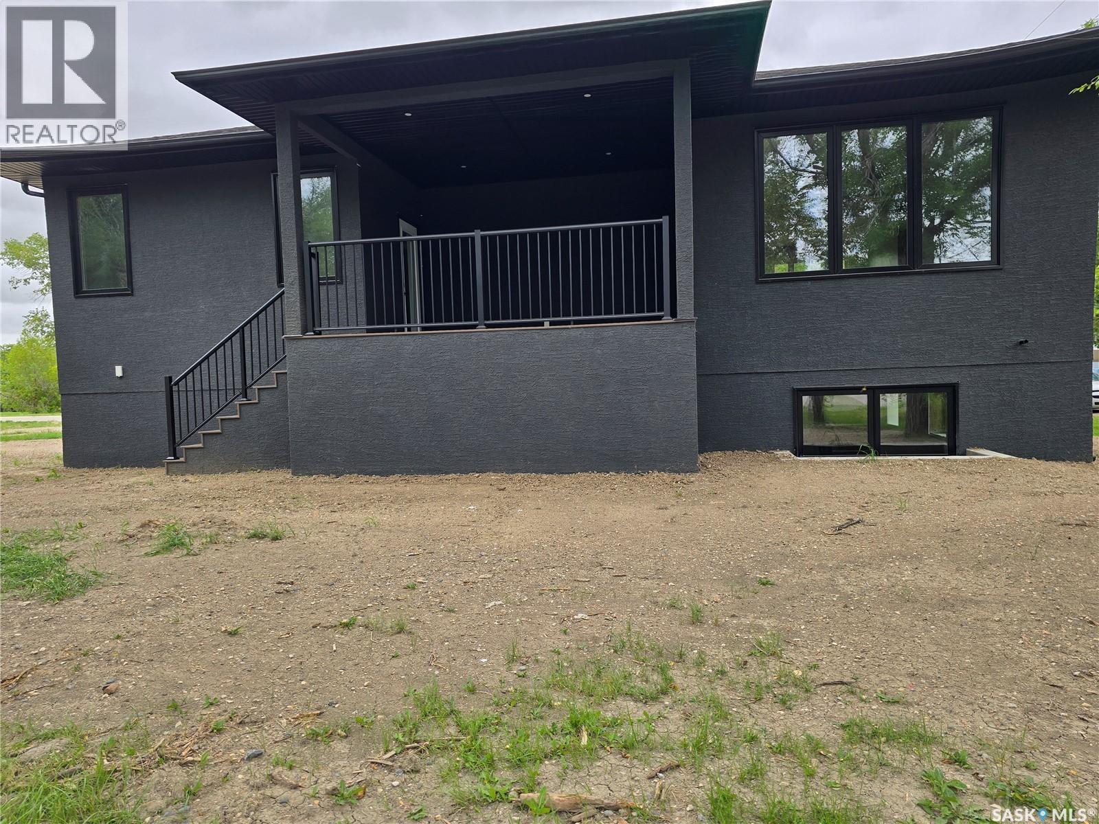 3 Kenney Crescent, Weyburn, SK - Outdoor With Exterior