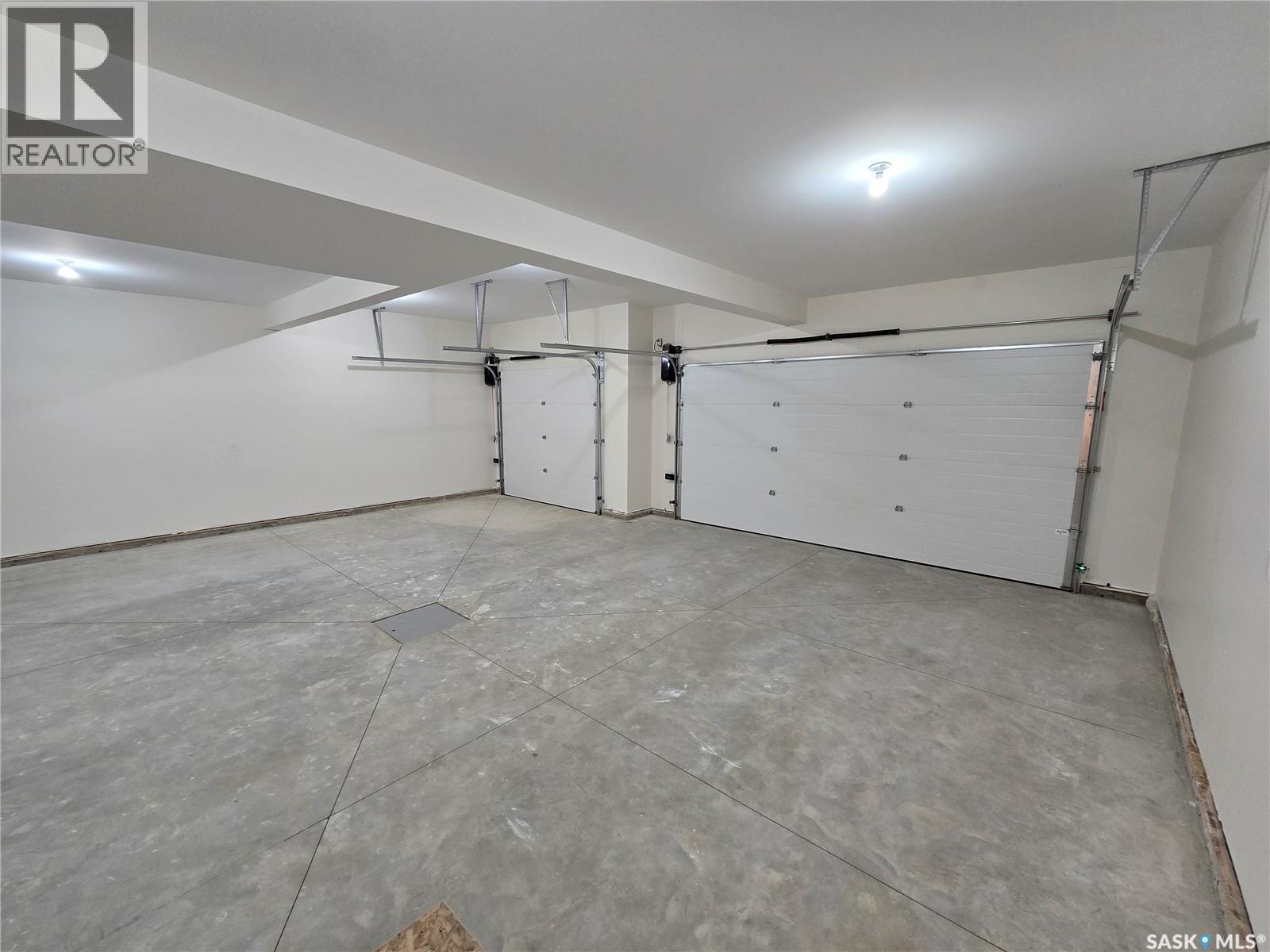 3 Kenney Crescent, Weyburn, SK - Indoor Photo Showing Garage