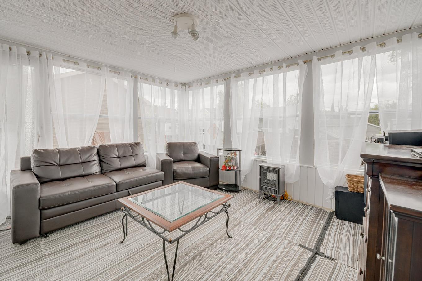 Patio - 4 17E Rue, Fossambault-Sur-Le-Lac, QC - Indoor Photo Showing Other Room