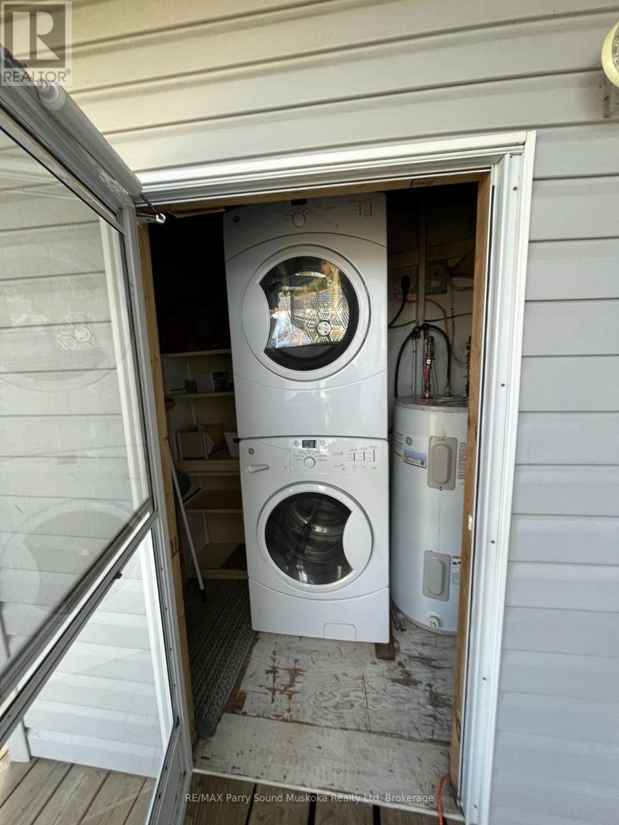 2 A22 Island, The Archipelago (Archipelago North), ON - Indoor Photo Showing Laundry Room