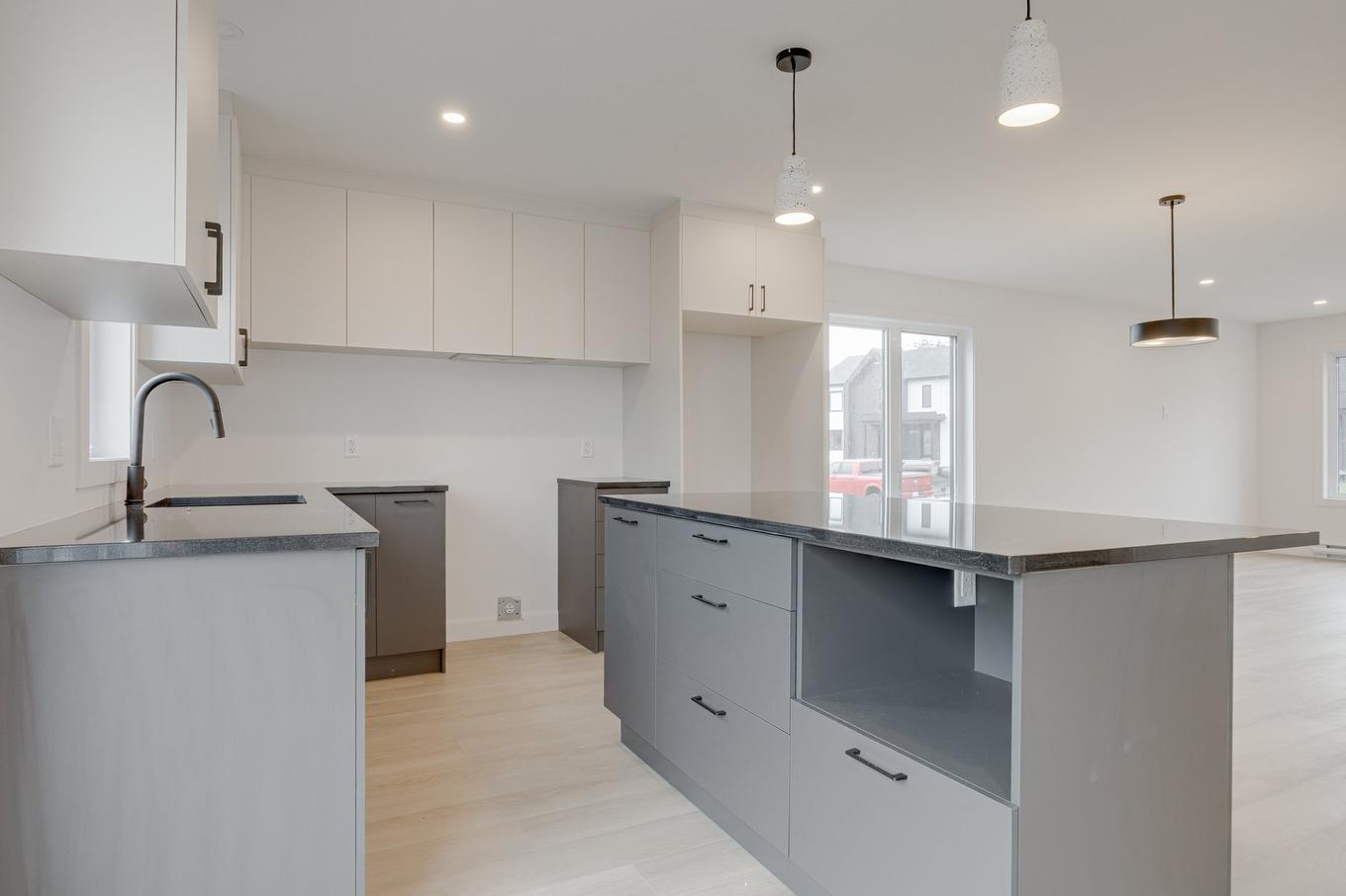 Cuisine - 70 Rue De La Traverse, Boischatel, QC - Indoor Photo Showing Kitchen