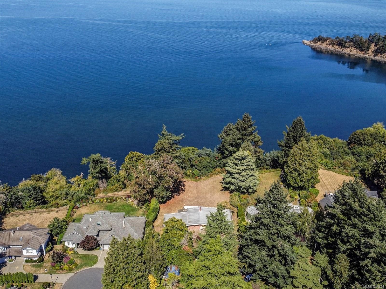 4598 Torquay Dr, Saanich, BC