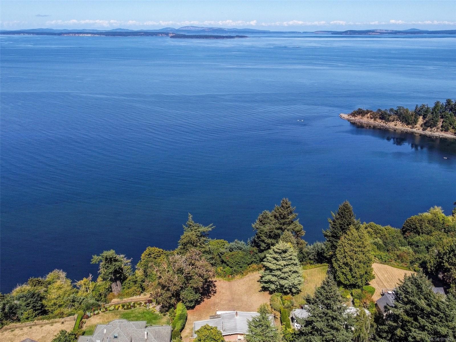 4598 Torquay Dr, Saanich, BC