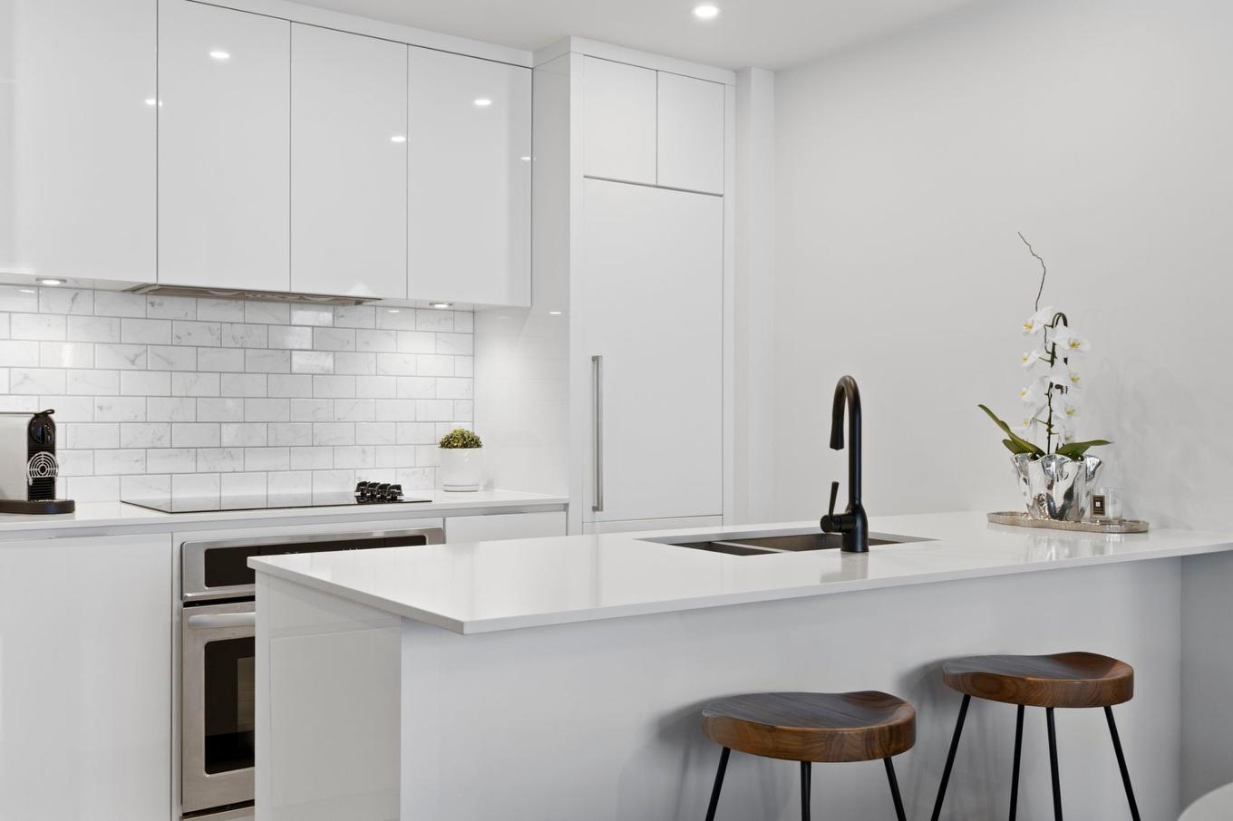 Cuisine - 621-2000 Rue Des Bassins, Montréal (Le Sud-Ouest), QC - Indoor Photo Showing Kitchen With Upgraded Kitchen