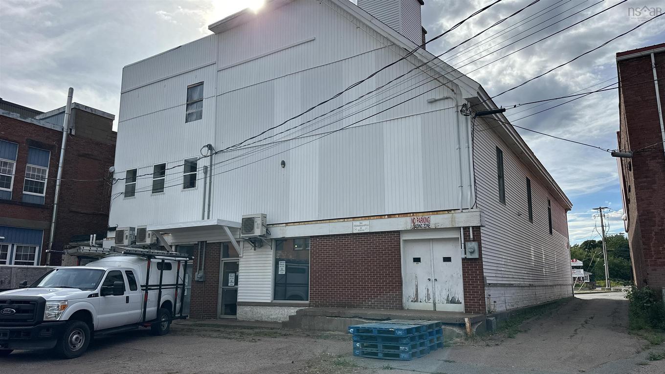 113 Victoria Street E, Amherst, NS