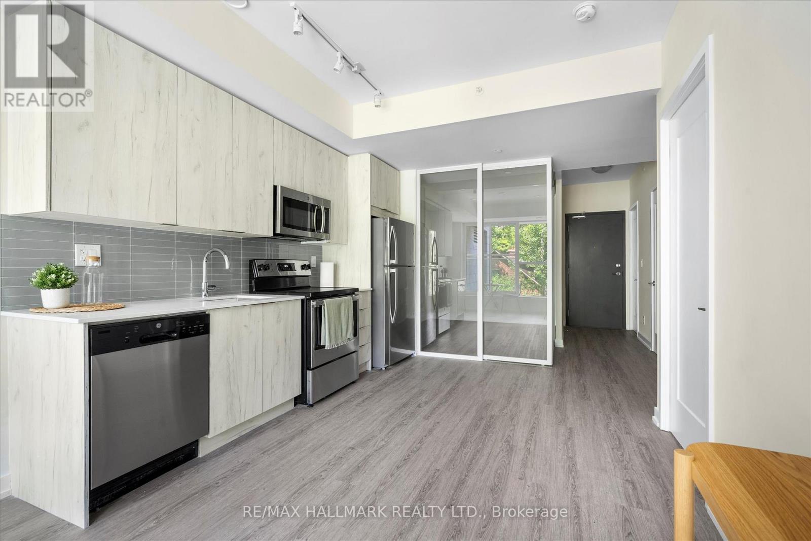 116 - 1350 Kingston Road, Toronto, ON - Indoor Photo Showing Kitchen With Stainless Steel Kitchen