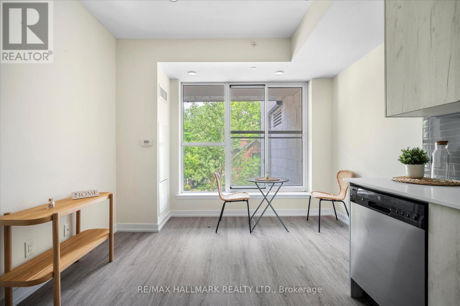 116 - 1350 Kingston Road, Toronto, ON - Indoor