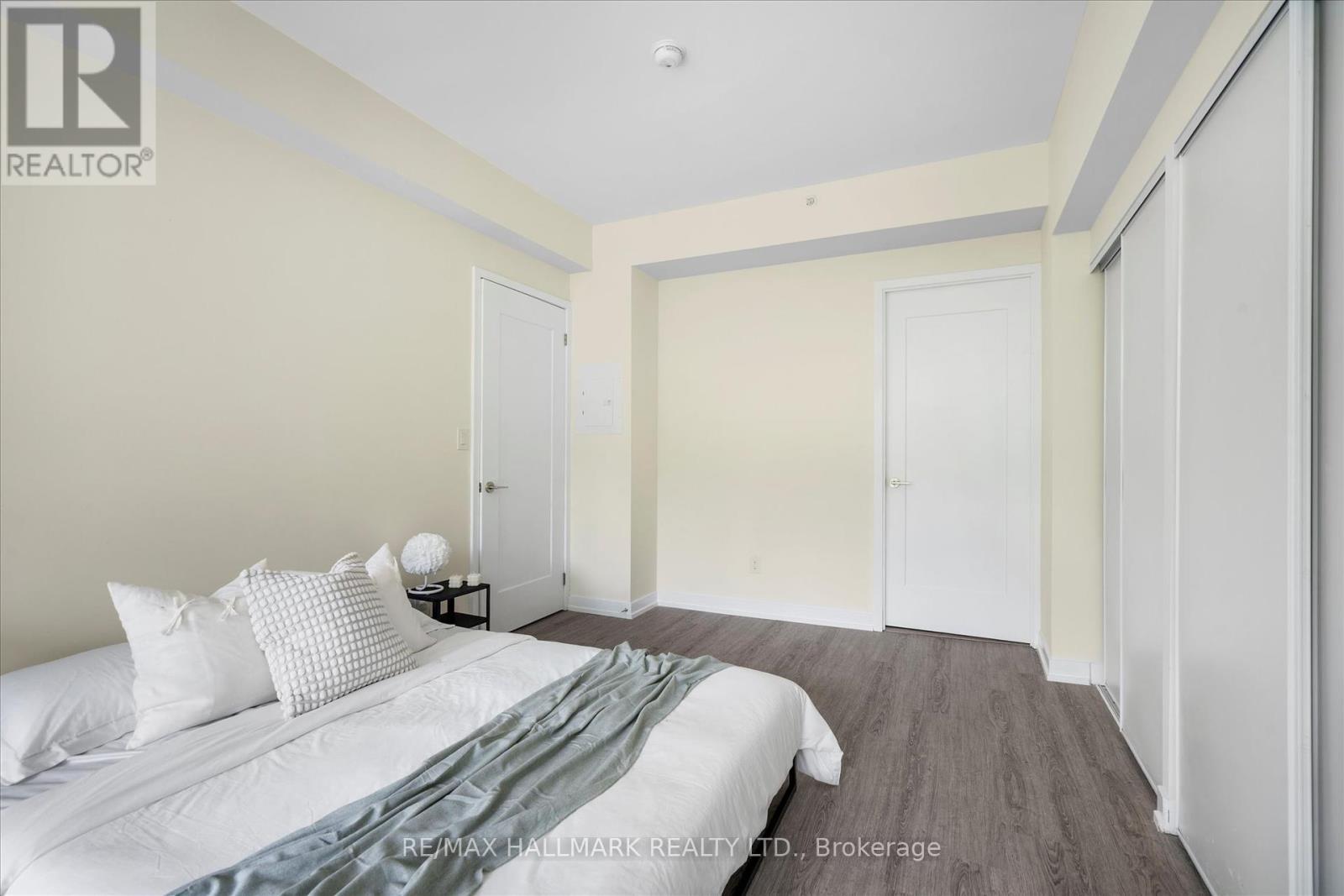 116 - 1350 Kingston Road, Toronto, ON - Indoor Photo Showing Bedroom