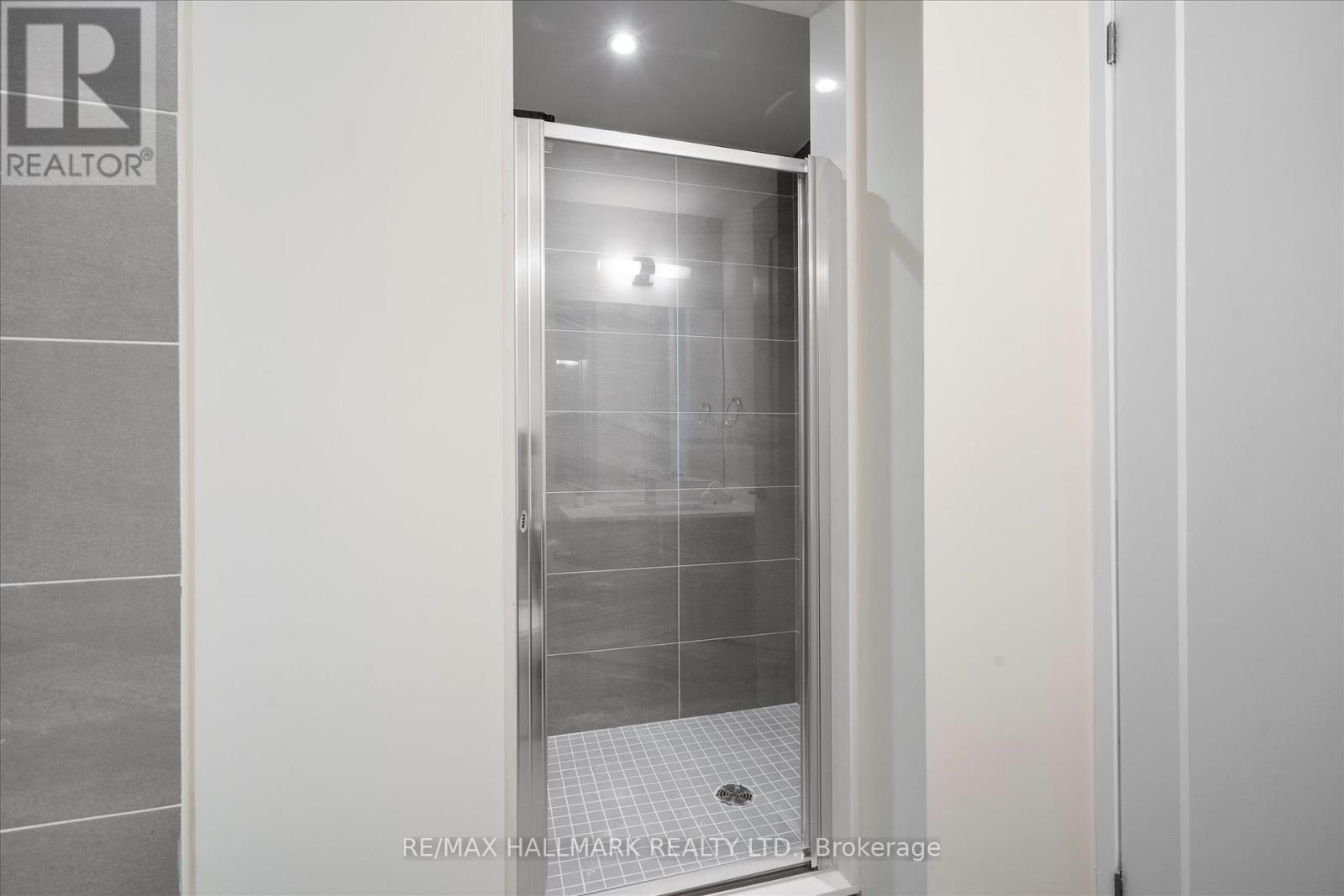 116 - 1350 Kingston Road, Toronto, ON - Indoor Photo Showing Bathroom