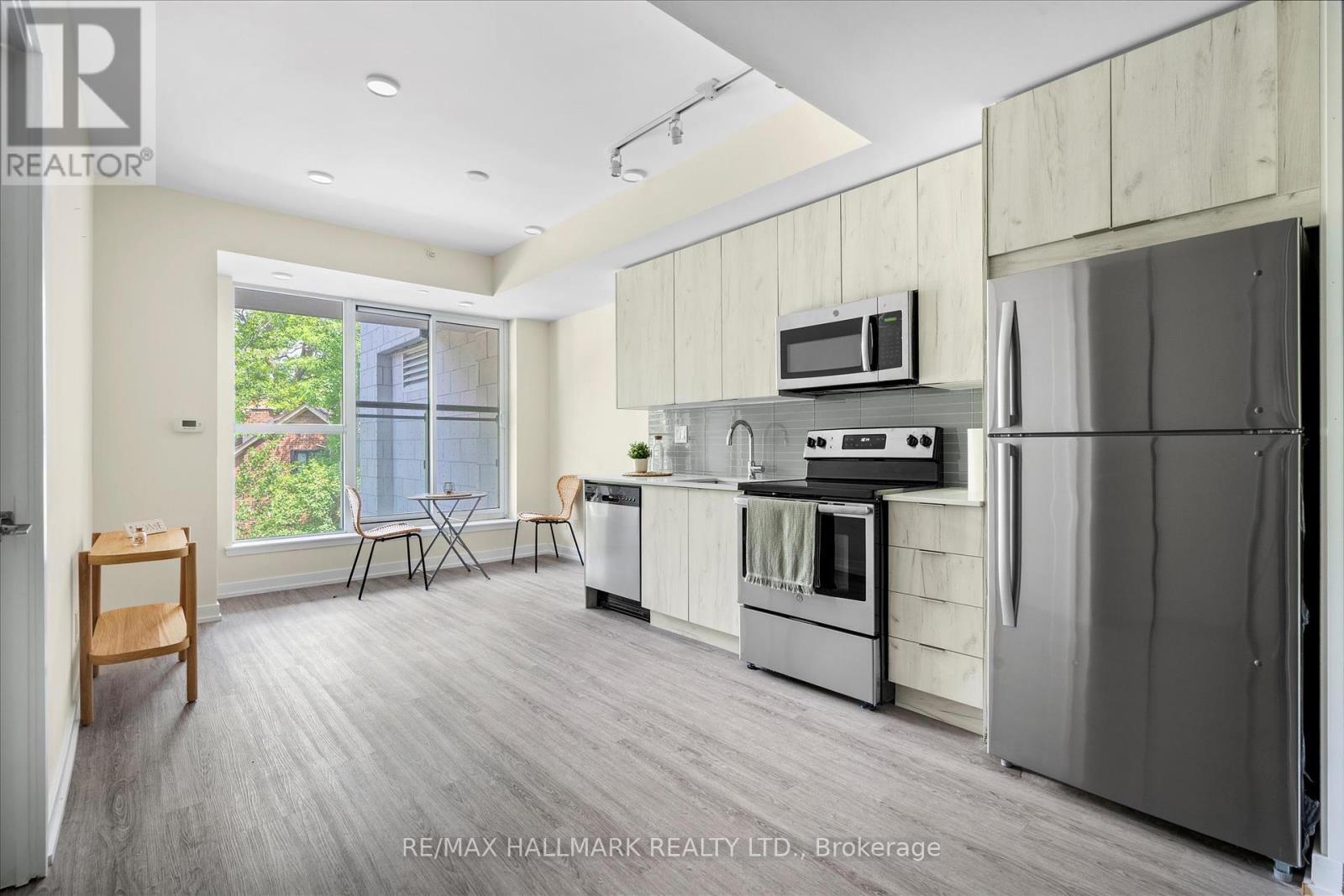116 - 1350 Kingston Road, Toronto, ON - Indoor Photo Showing Kitchen With Stainless Steel Kitchen