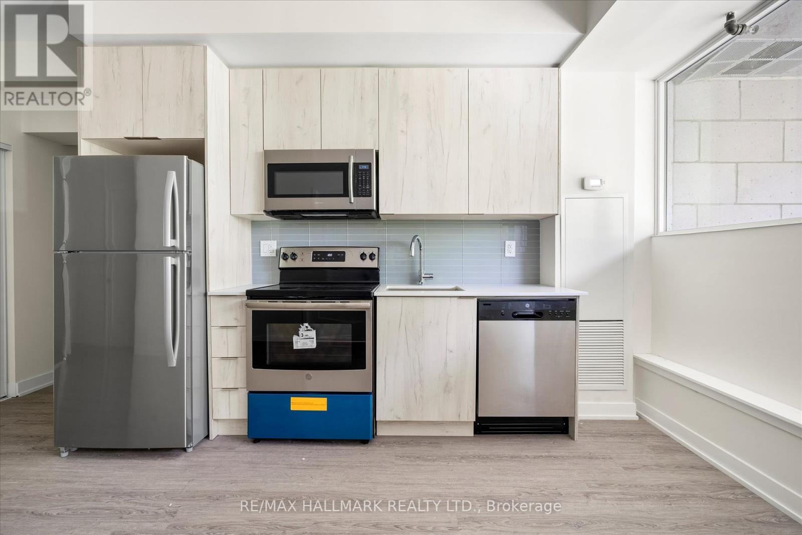 117 - 1350 Kingston Road, Toronto, ON - Indoor Photo Showing Kitchen With Stainless Steel Kitchen