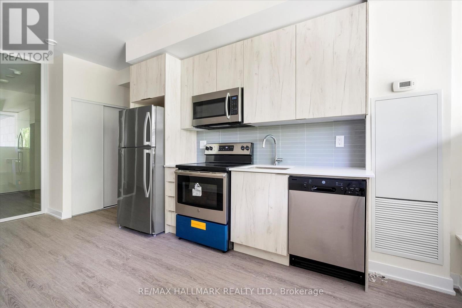 117 - 1350 Kingston Road, Toronto, ON - Indoor Photo Showing Kitchen With Stainless Steel Kitchen