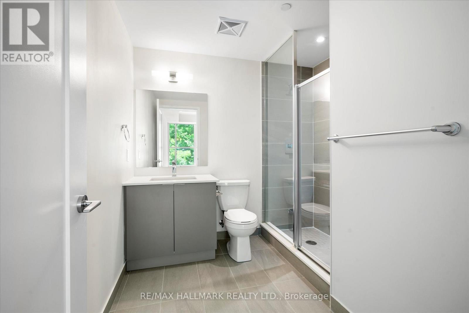 117 - 1350 Kingston Road, Toronto, ON - Indoor Photo Showing Bathroom