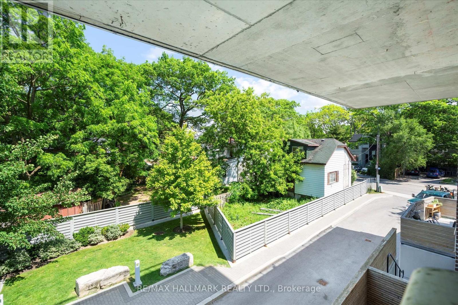 117 - 1350 Kingston Road, Toronto, ON - Outdoor