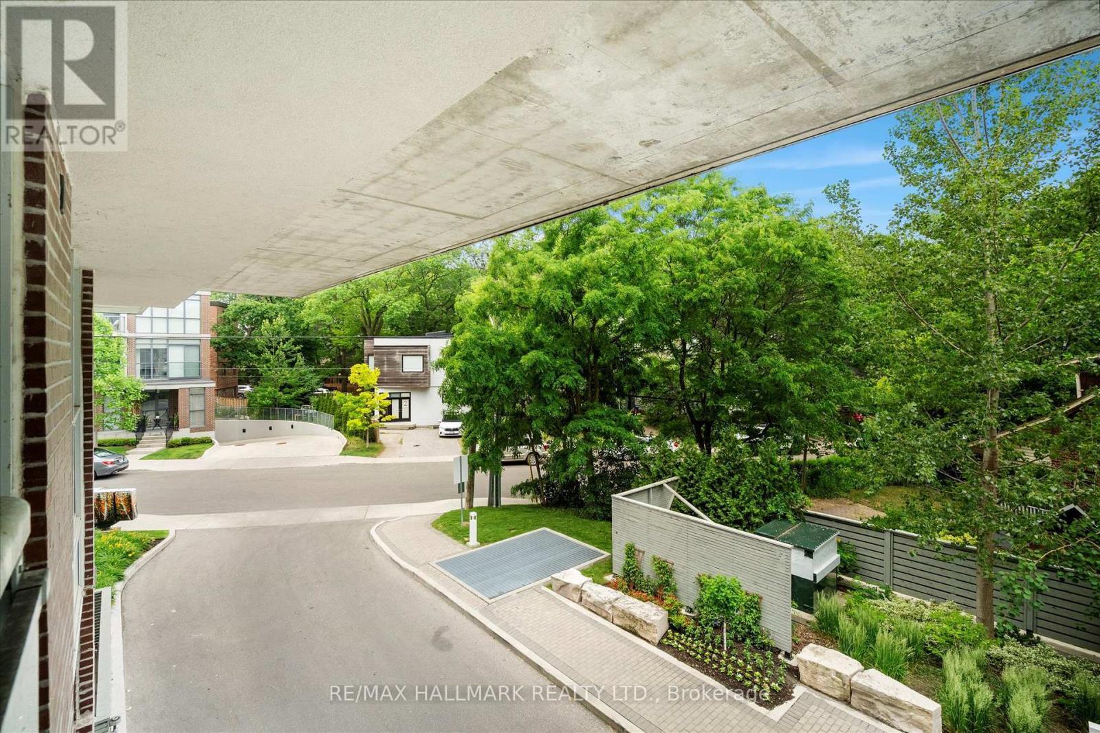 117 - 1350 Kingston Road, Toronto, ON - Outdoor