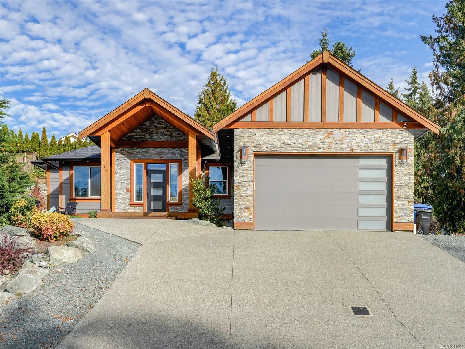 847 Bucktail Rd, Mill Bay, BC