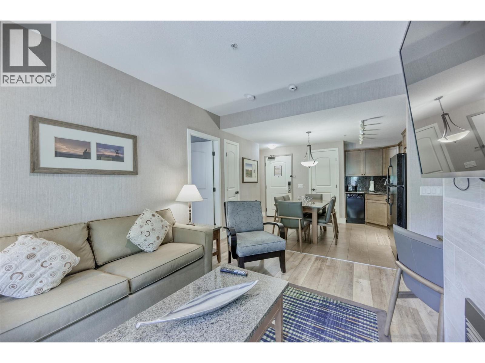 1200 Rancher Creek Road Unit# 236B, Osoyoos, BC - Indoor Photo Showing Living Room