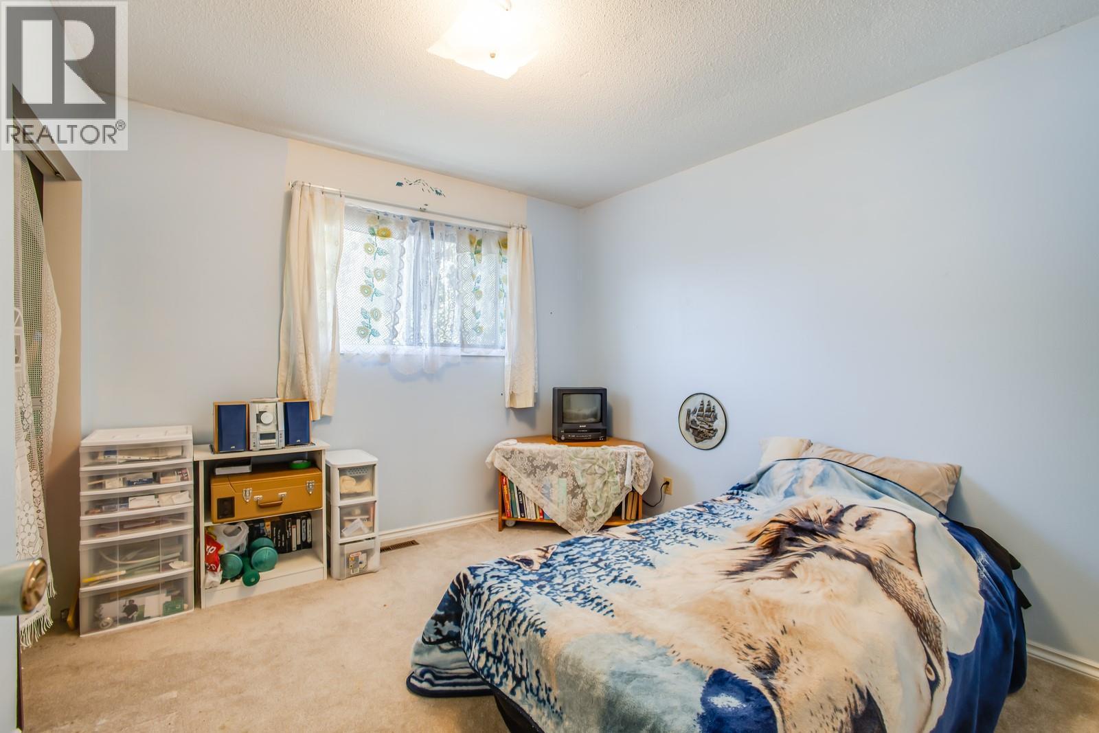 3088 Beverly Place, West Kelowna, BC - Indoor Photo Showing Bedroom