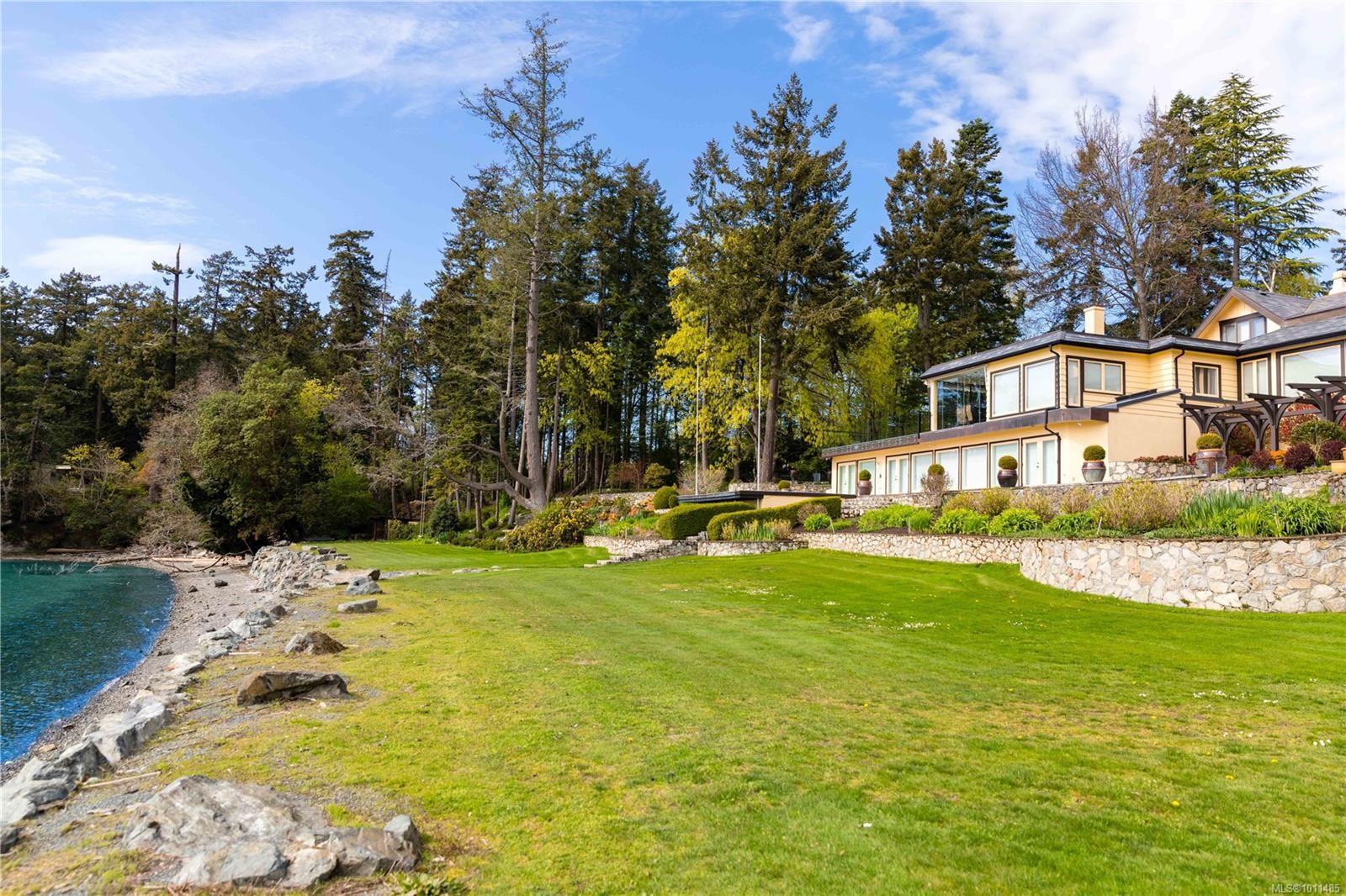 605 Towner Park Rd, North Saanich, BC