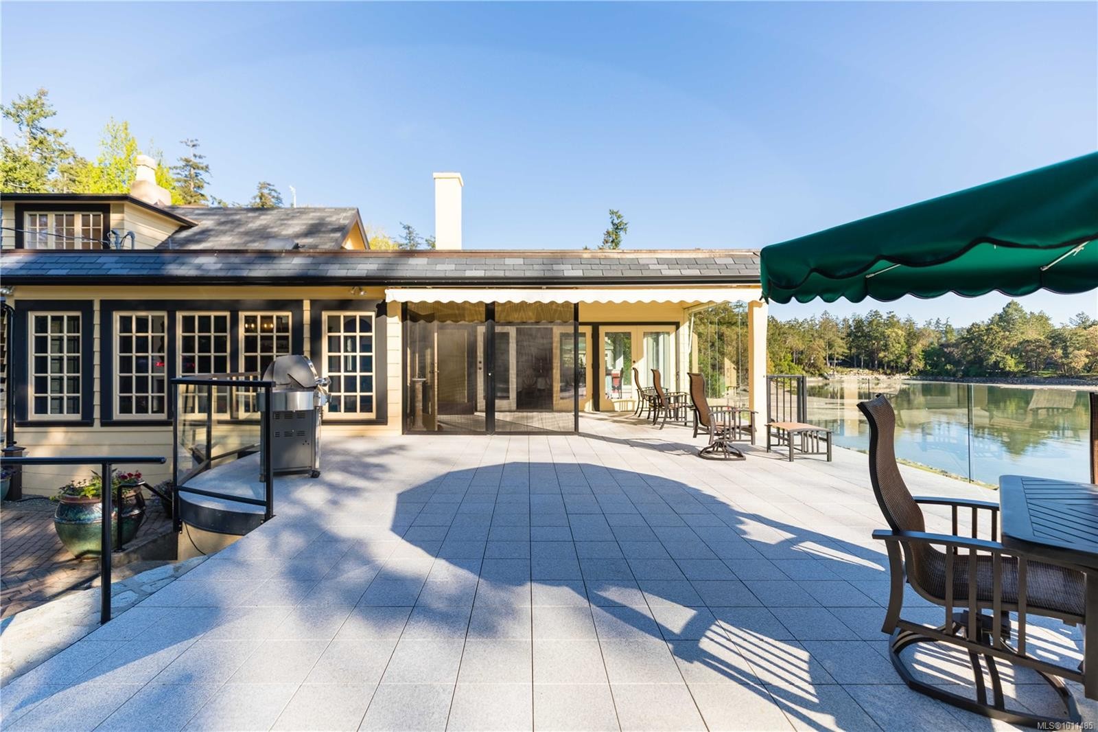 605 Towner Park Rd, North Saanich, BC