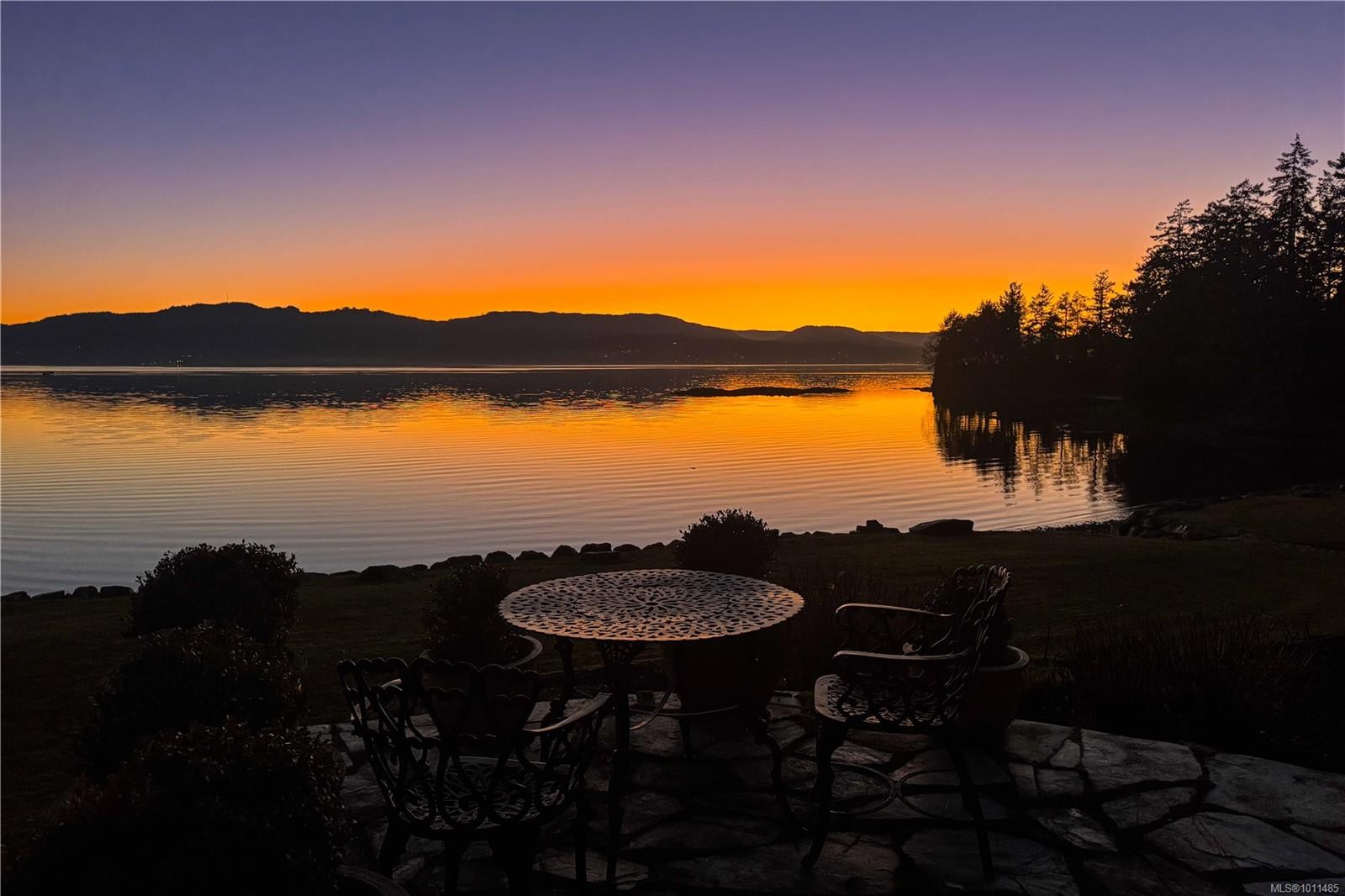 605 Towner Park Rd, North Saanich, BC