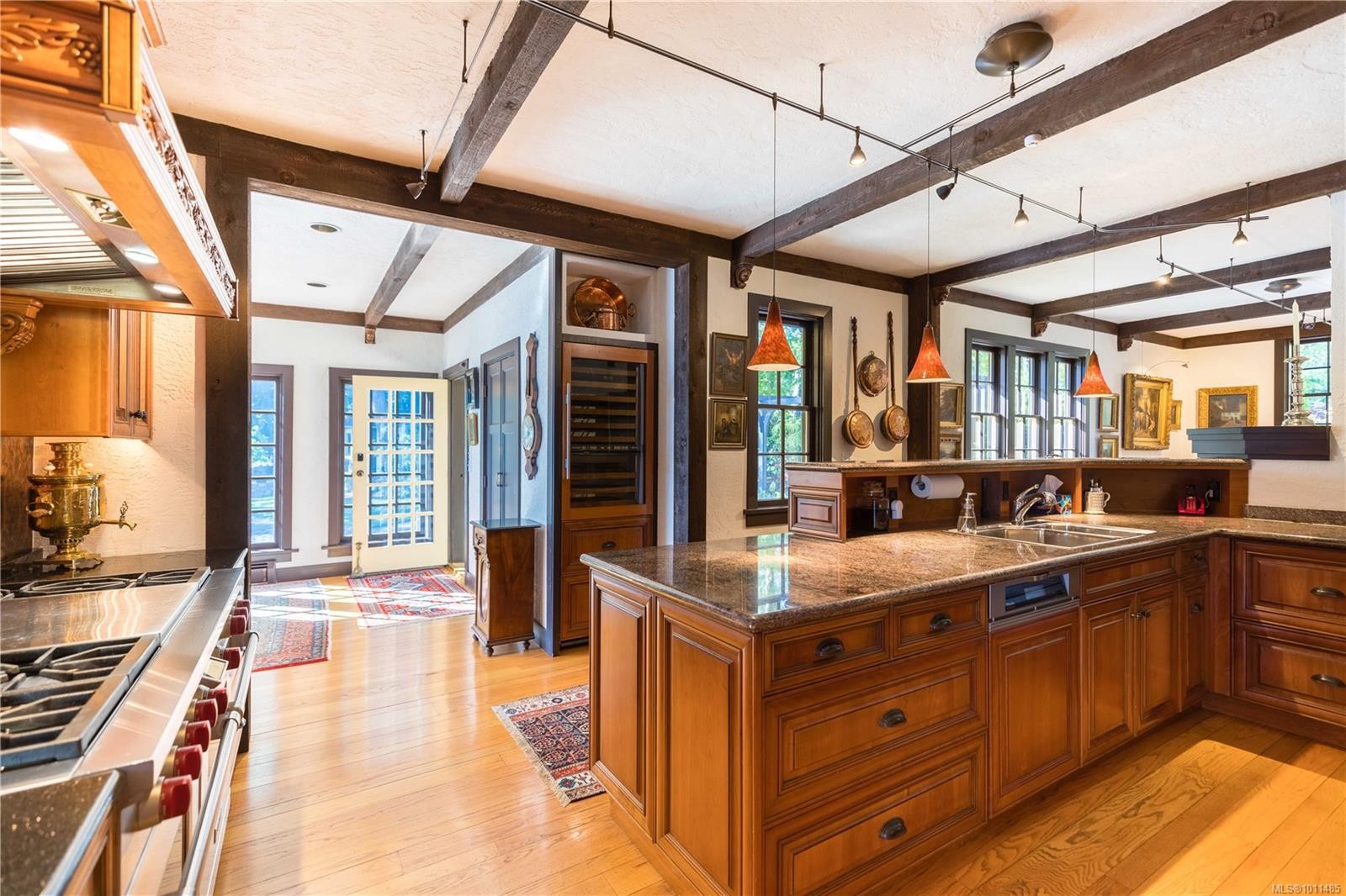 605 Towner Park Rd, North Saanich, BC