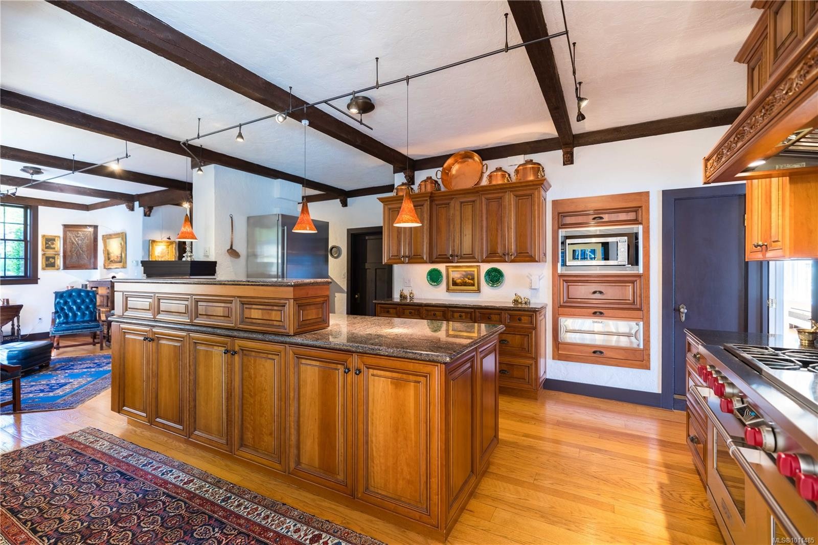 605 Towner Park Rd, North Saanich, BC