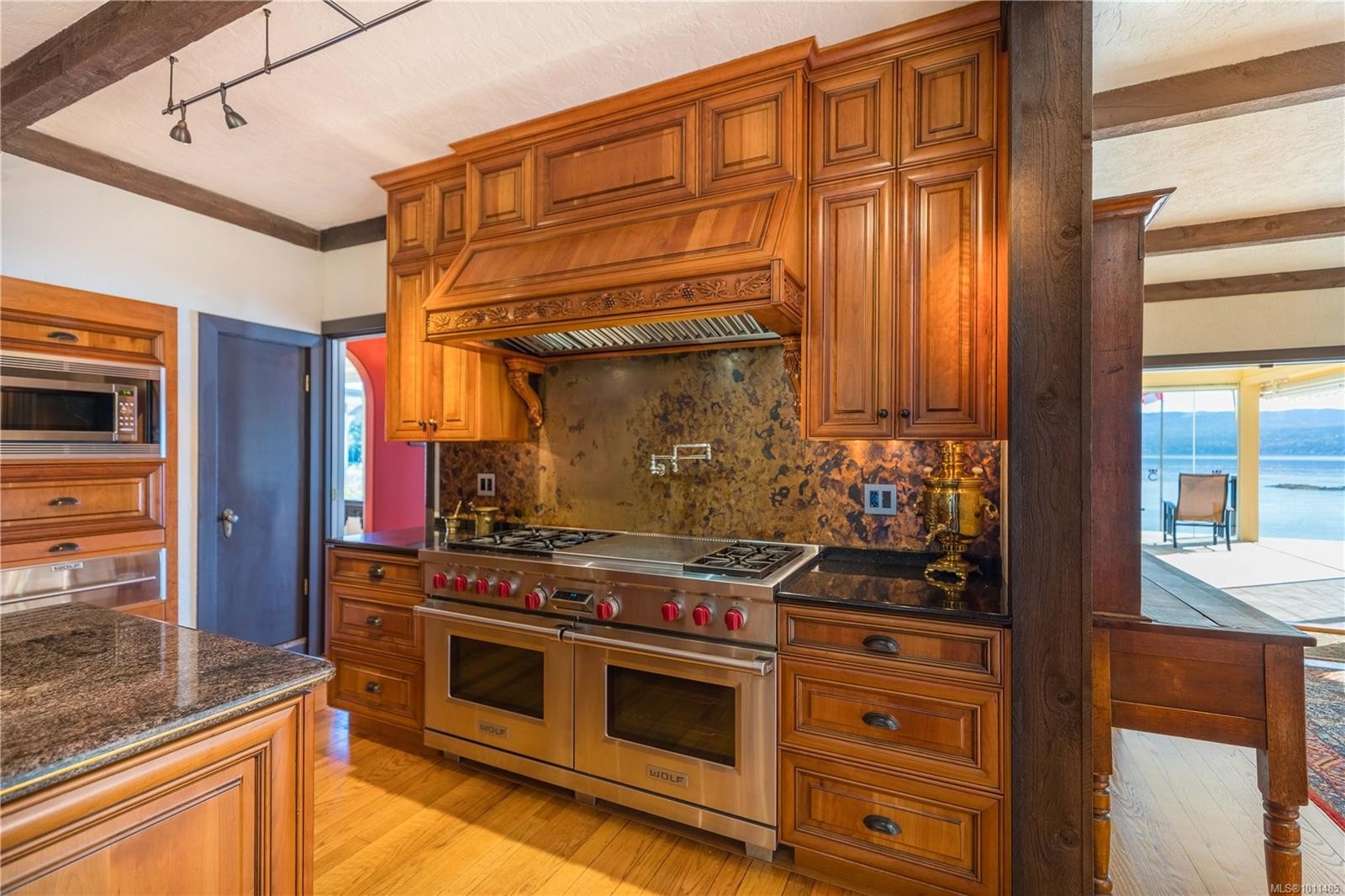 605 Towner Park Rd, North Saanich, BC