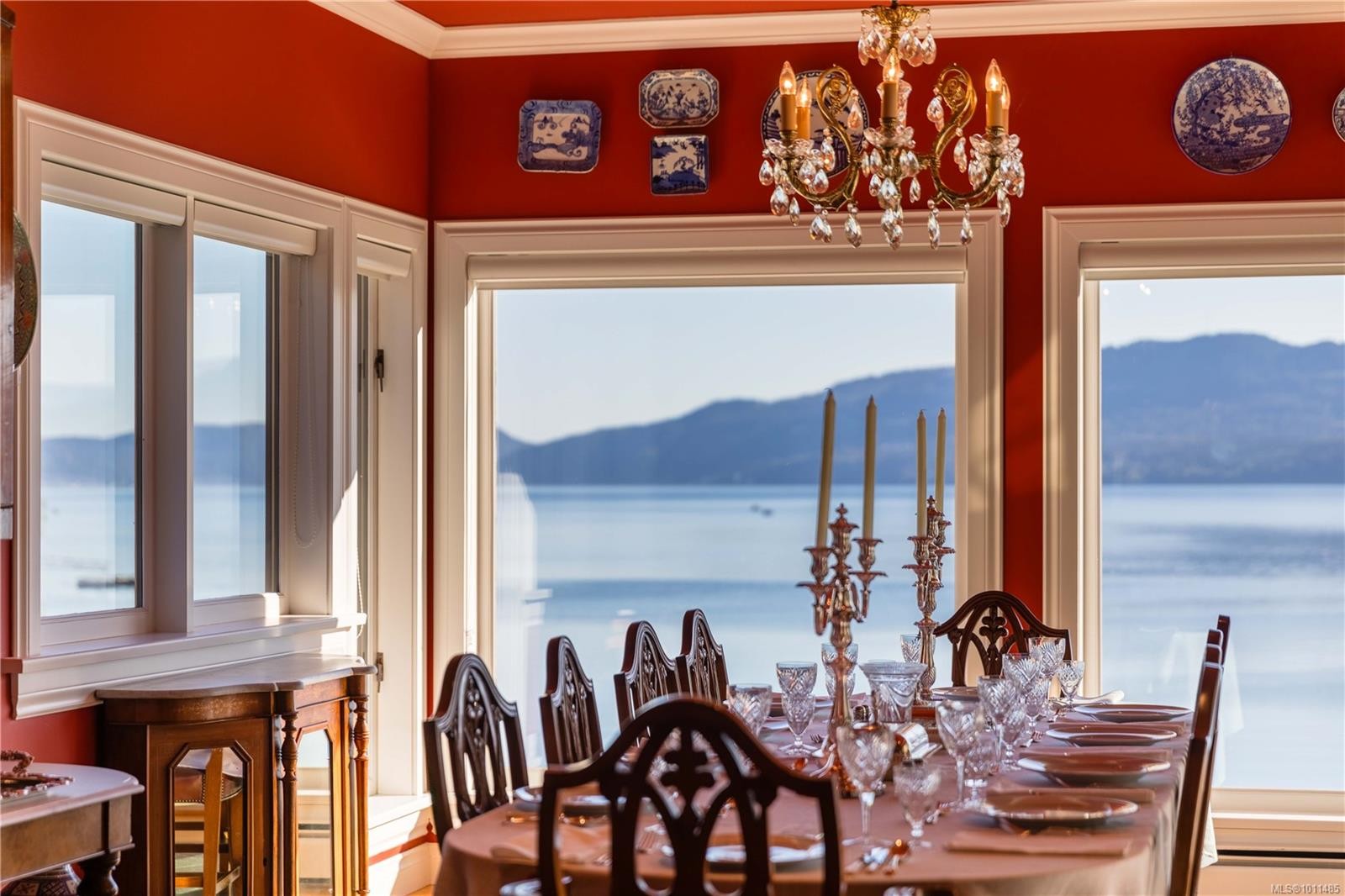 605 Towner Park Rd, North Saanich, BC