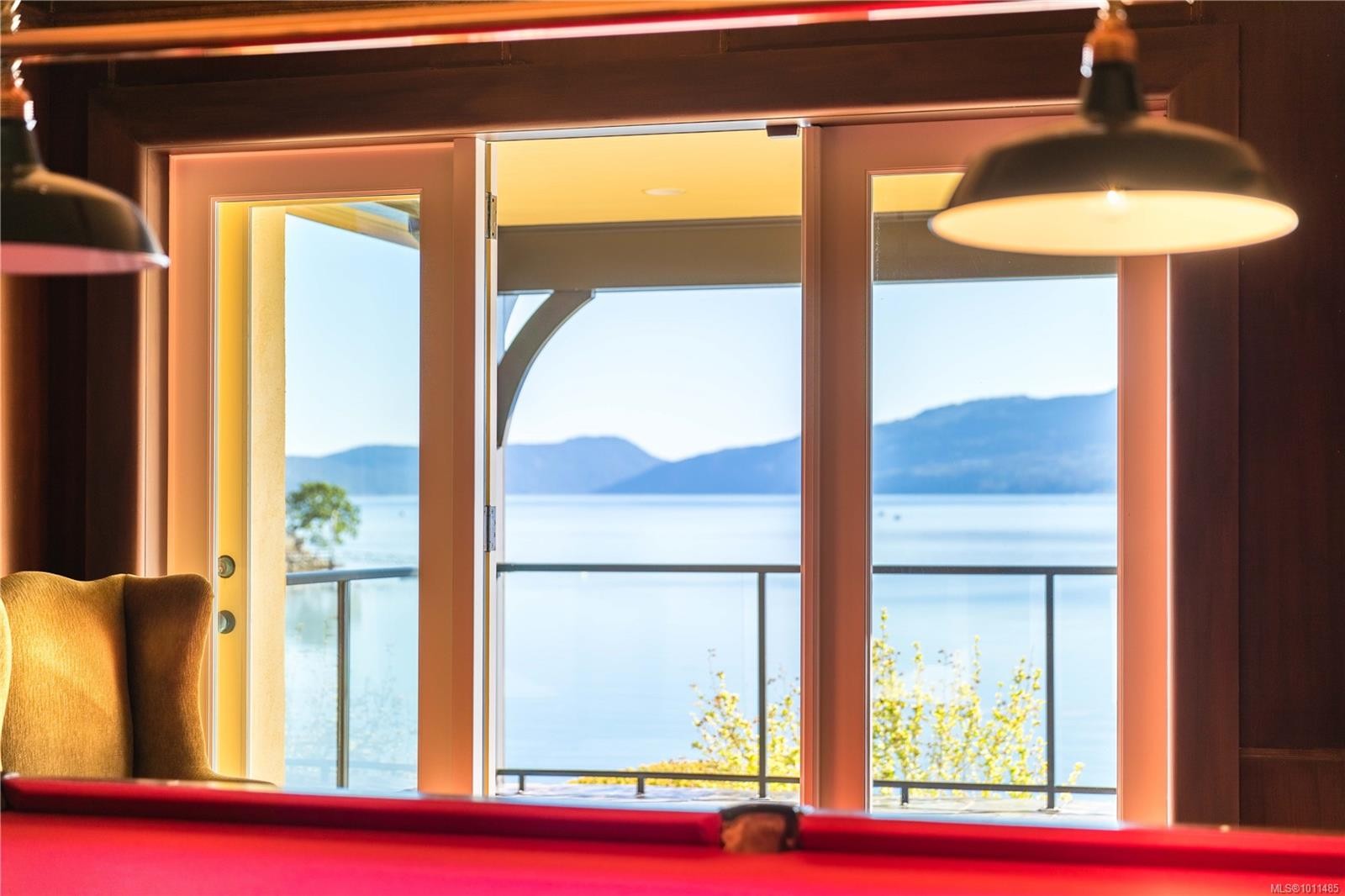 605 Towner Park Rd, North Saanich, BC