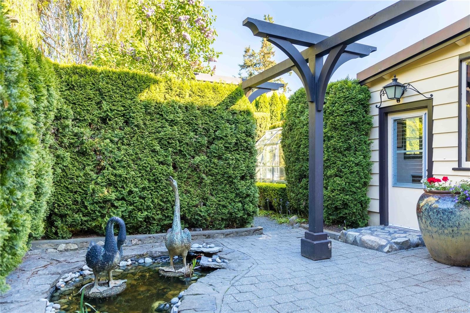 605 Towner Park Rd, North Saanich, BC