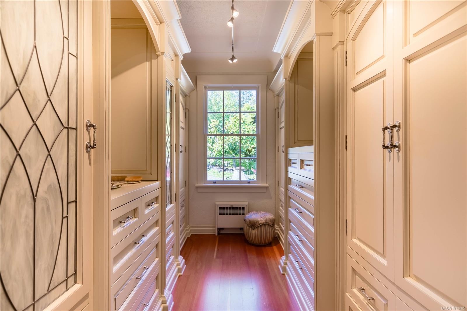 605 Towner Park Rd, North Saanich, BC