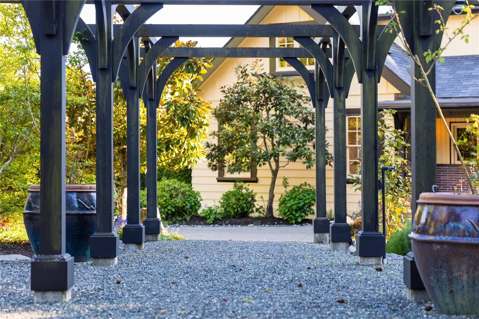 605 Towner Park Rd, North Saanich, BC