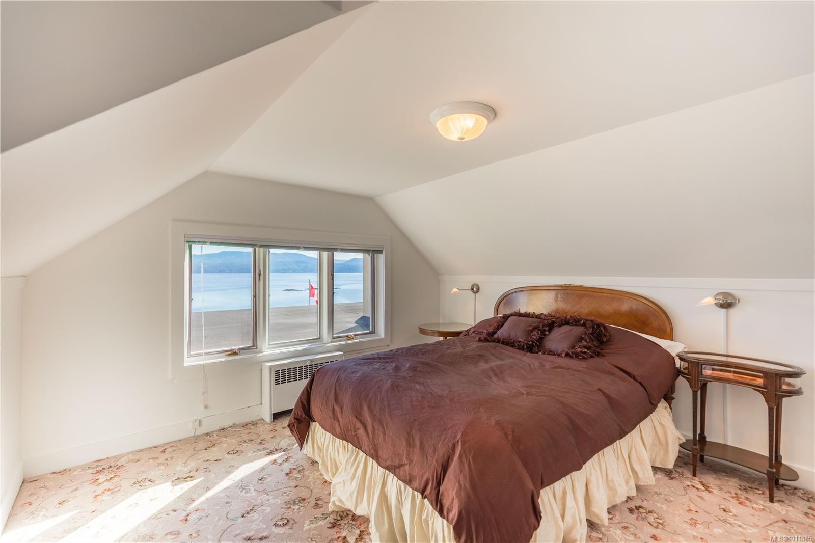 605 Towner Park Rd, North Saanich, BC