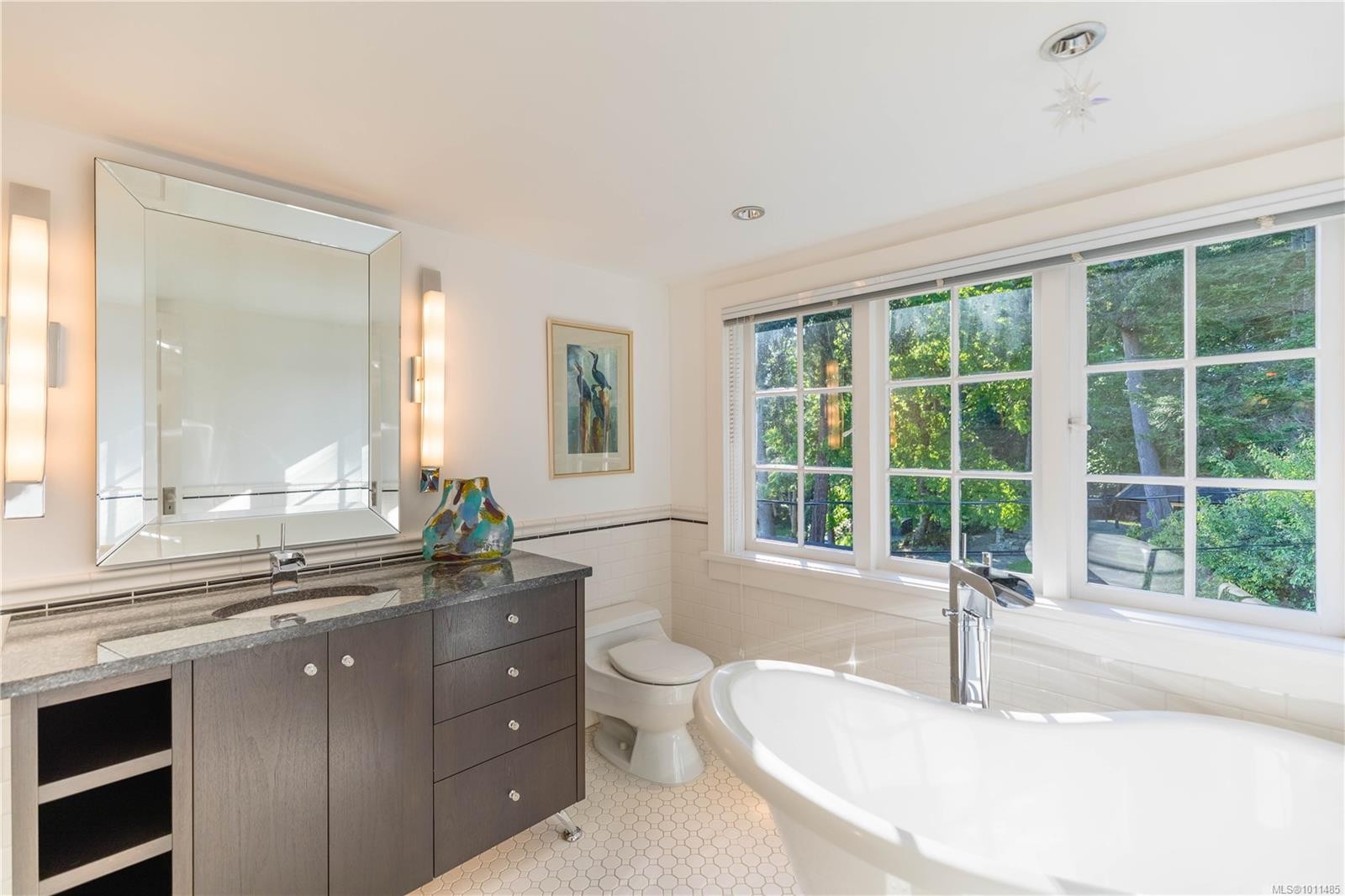 605 Towner Park Rd, North Saanich, BC