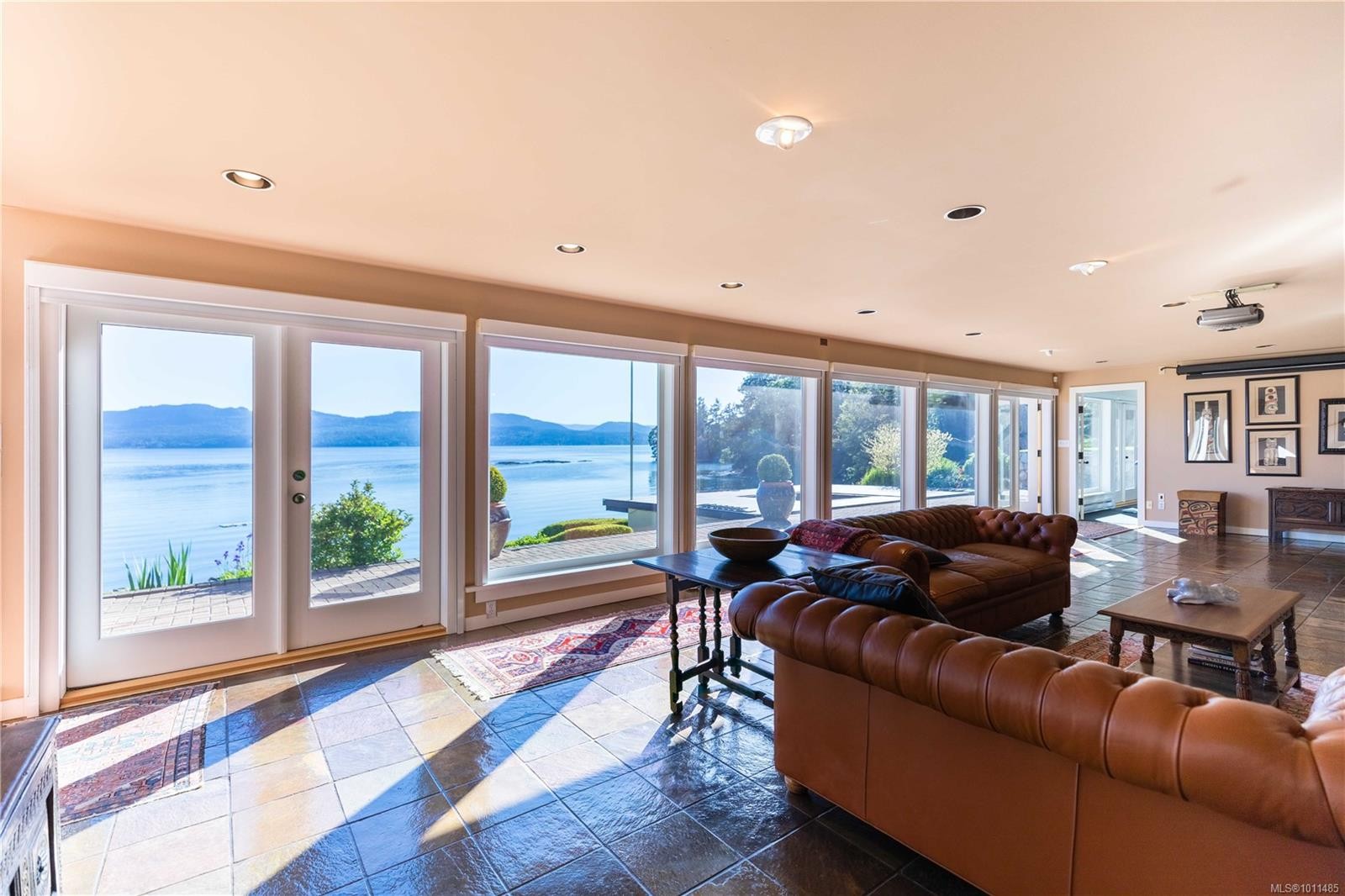 605 Towner Park Rd, North Saanich, BC