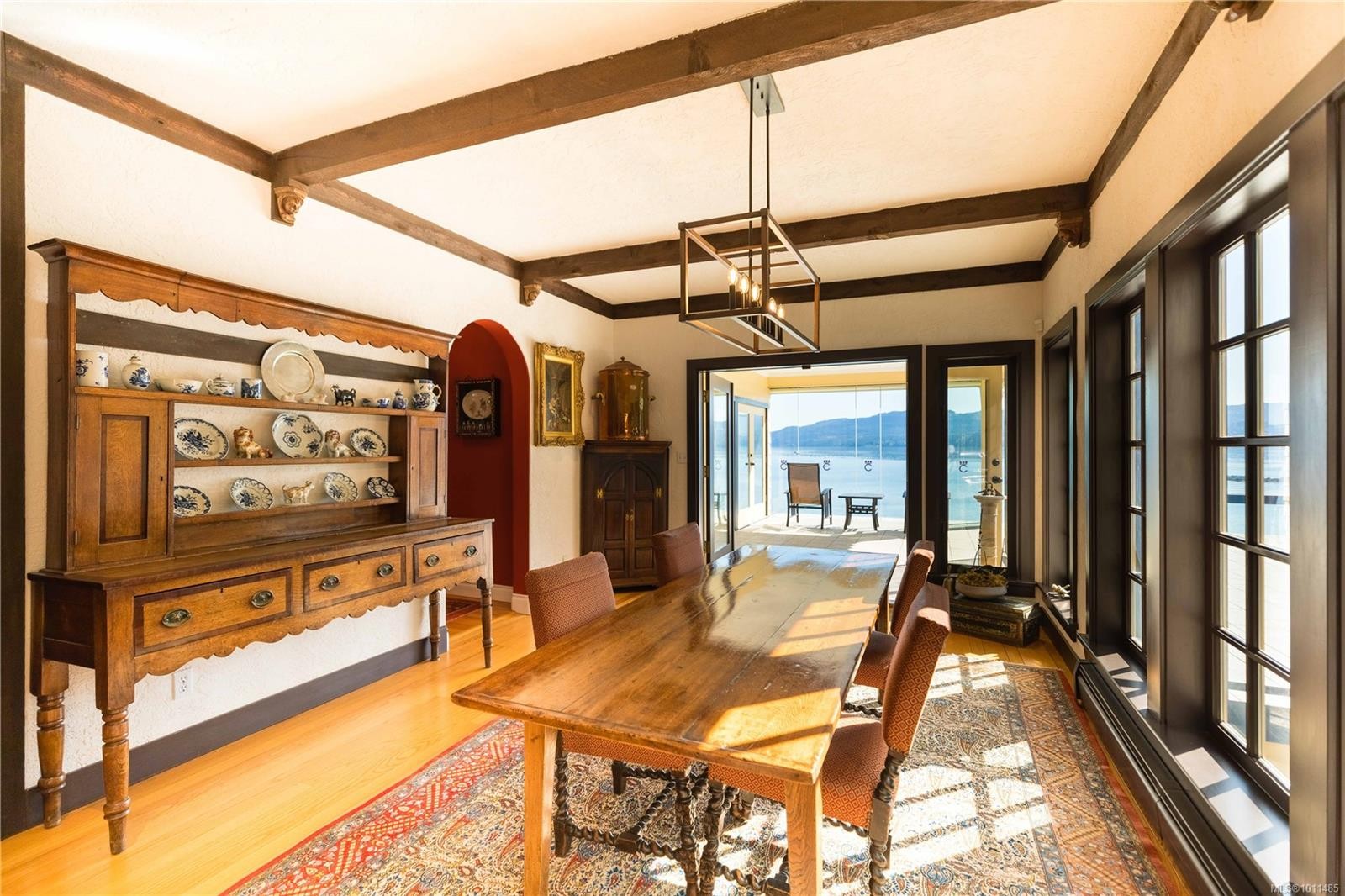 605 Towner Park Rd, North Saanich, BC