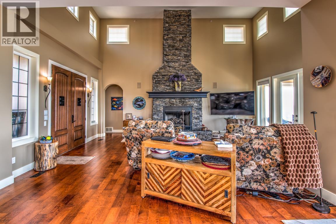 304 Cordon Place, Vernon, BC - Indoor With Fireplace